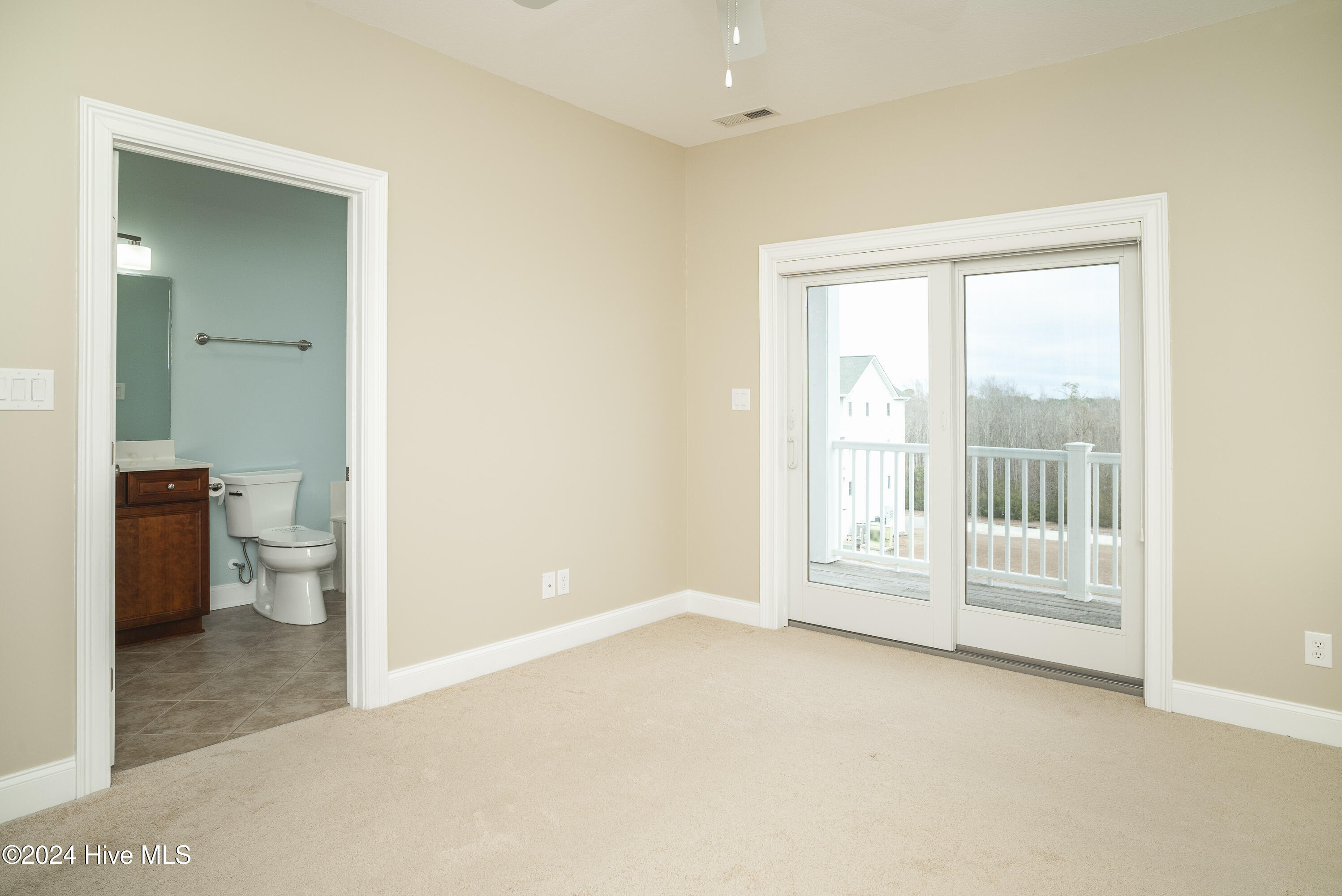 417 Captains Cove Unit E Property Photo 17