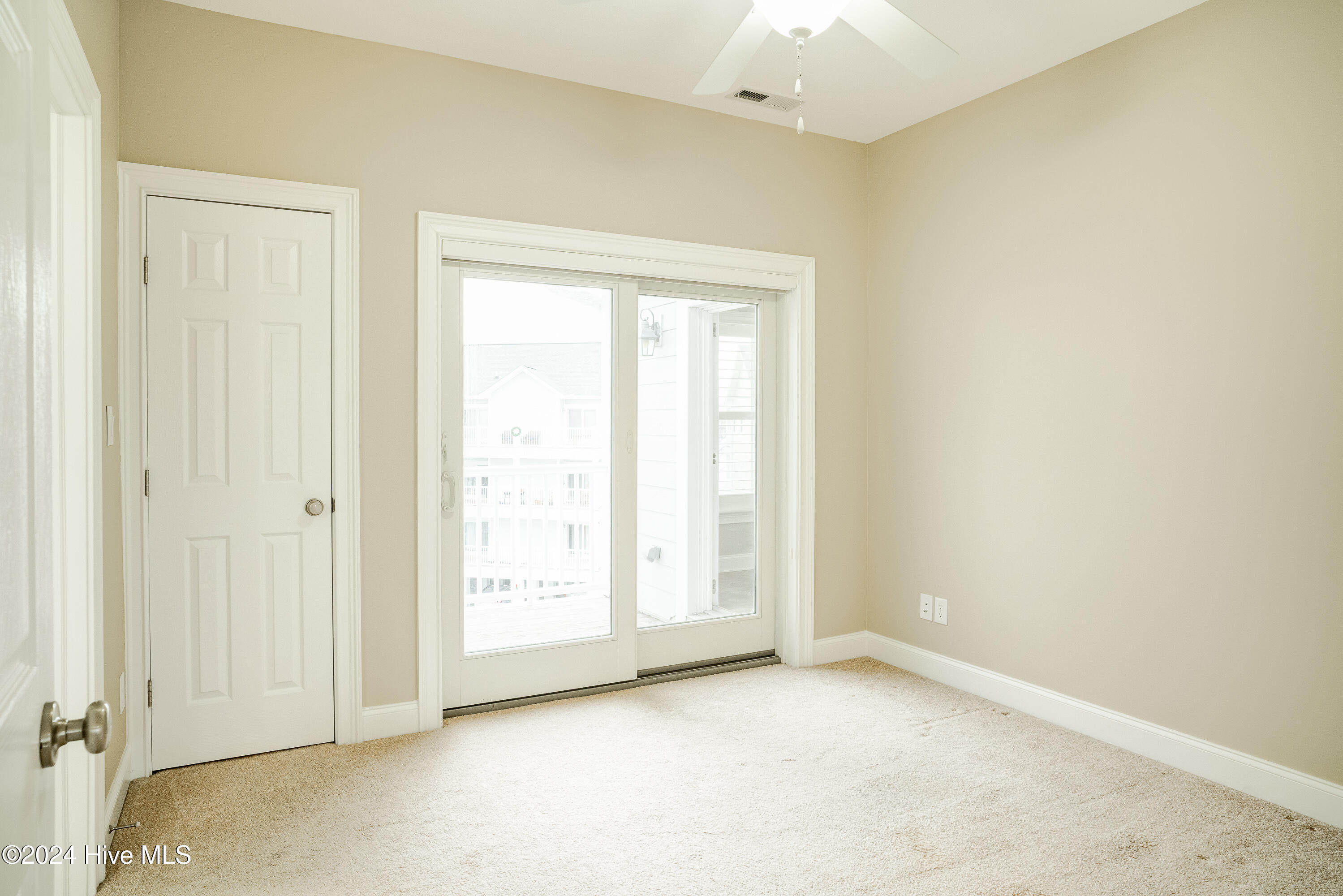 417 Captains Cove Unit E Property Photo 22