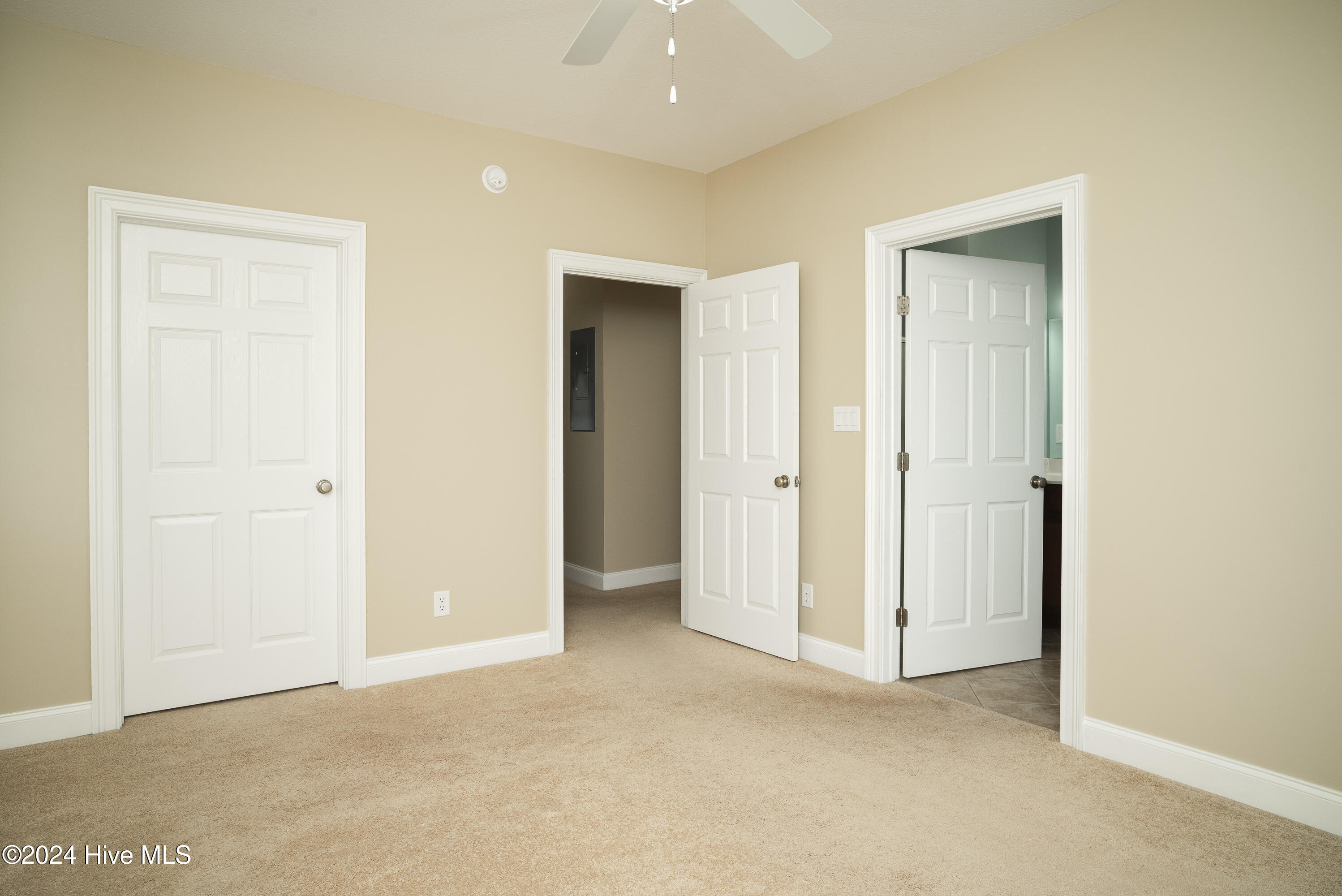 417 Captains Cove Unit E Property Photo 23