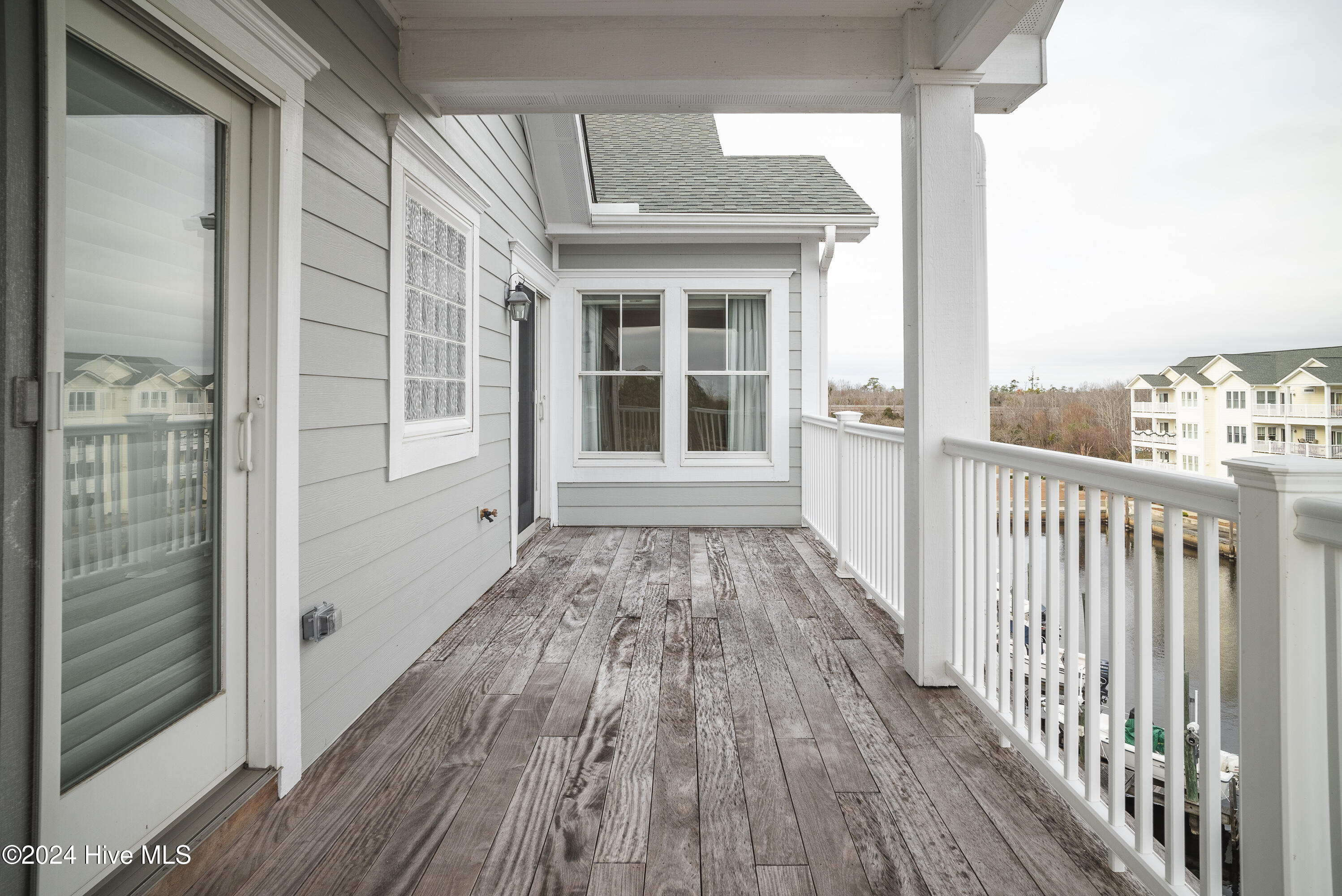 417 Captains Cove Unit E Property Photo 27