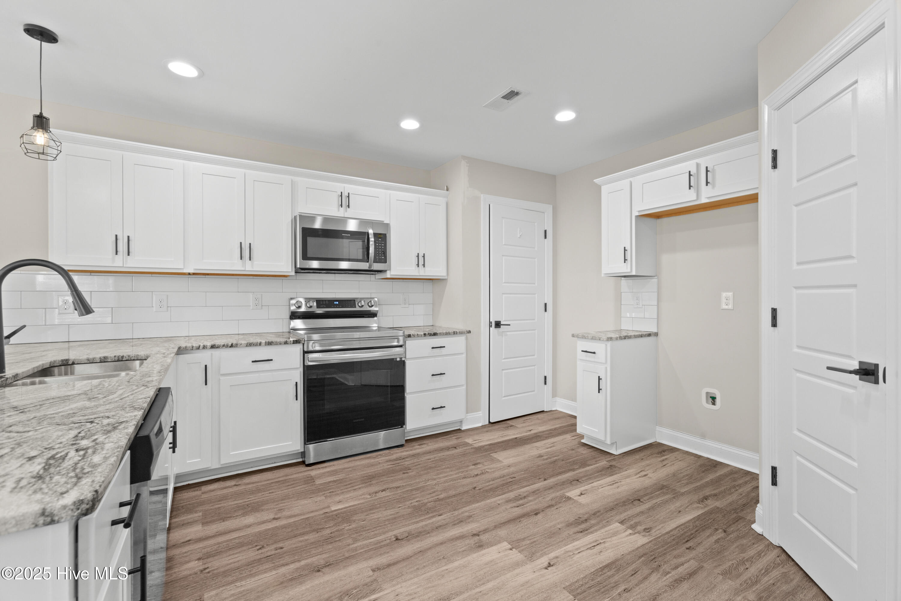 606 Sonata Court Property Photo 8