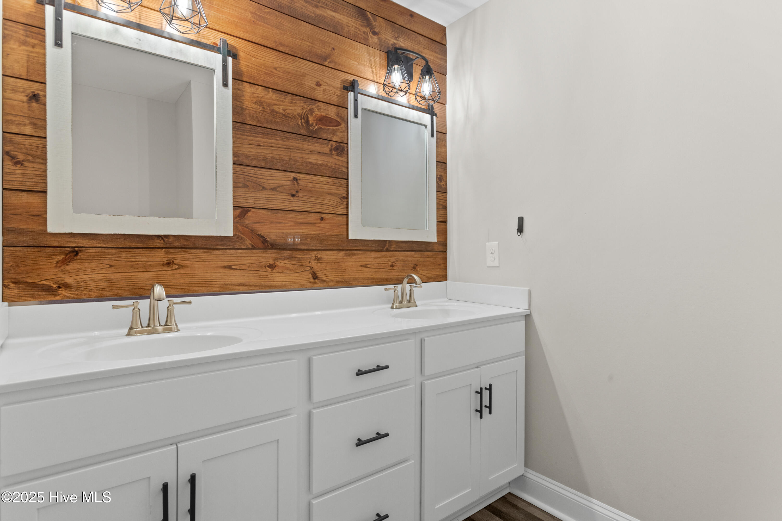 606 Sonata Court Property Photo 18