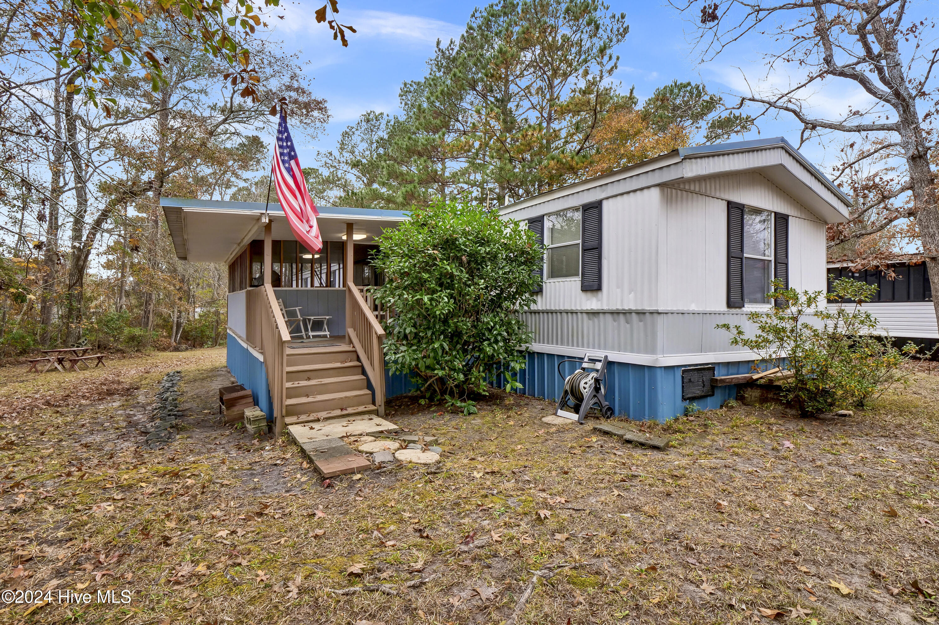 717 Cedar Court Property Photo 2
