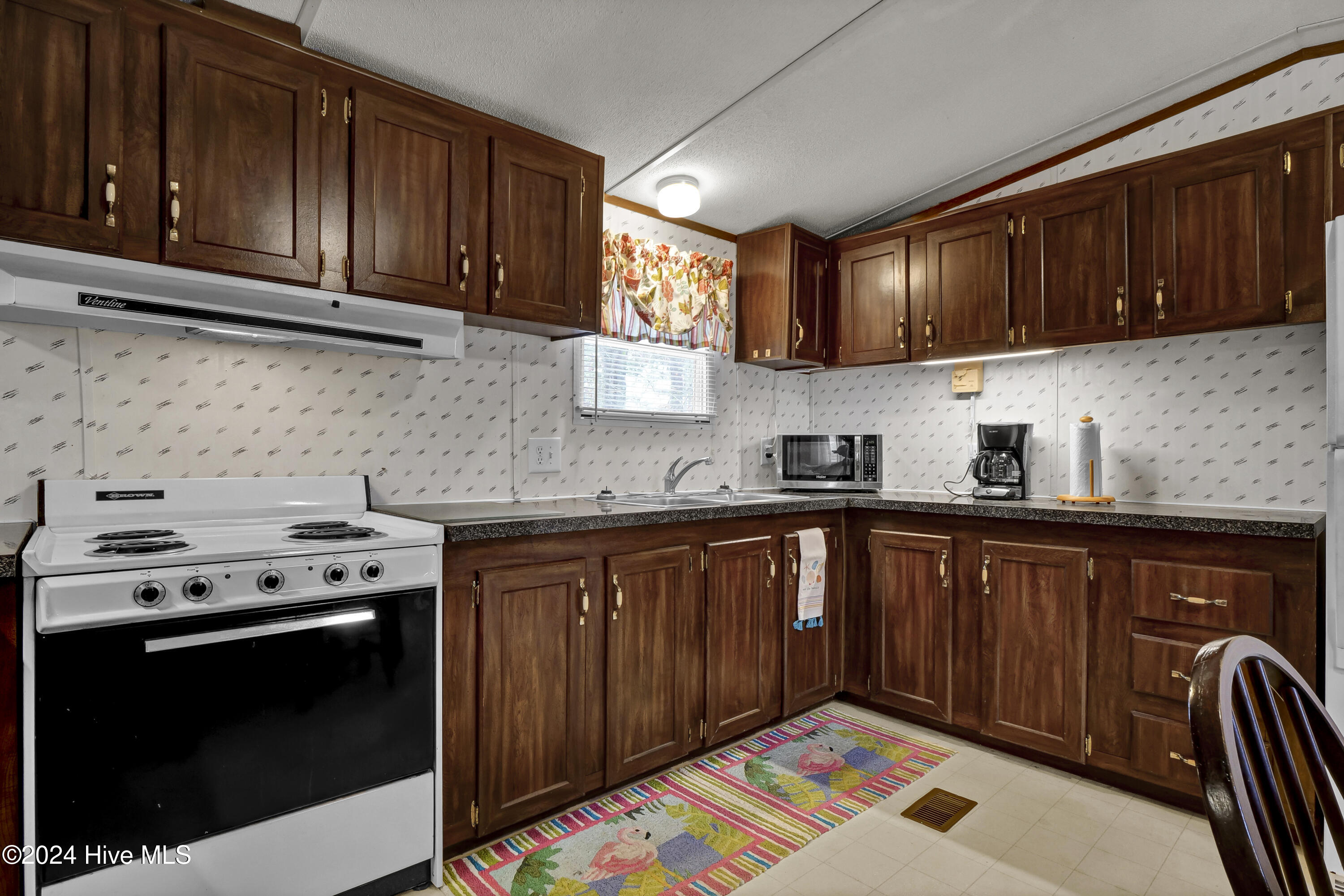 717 Cedar Court Property Photo 17