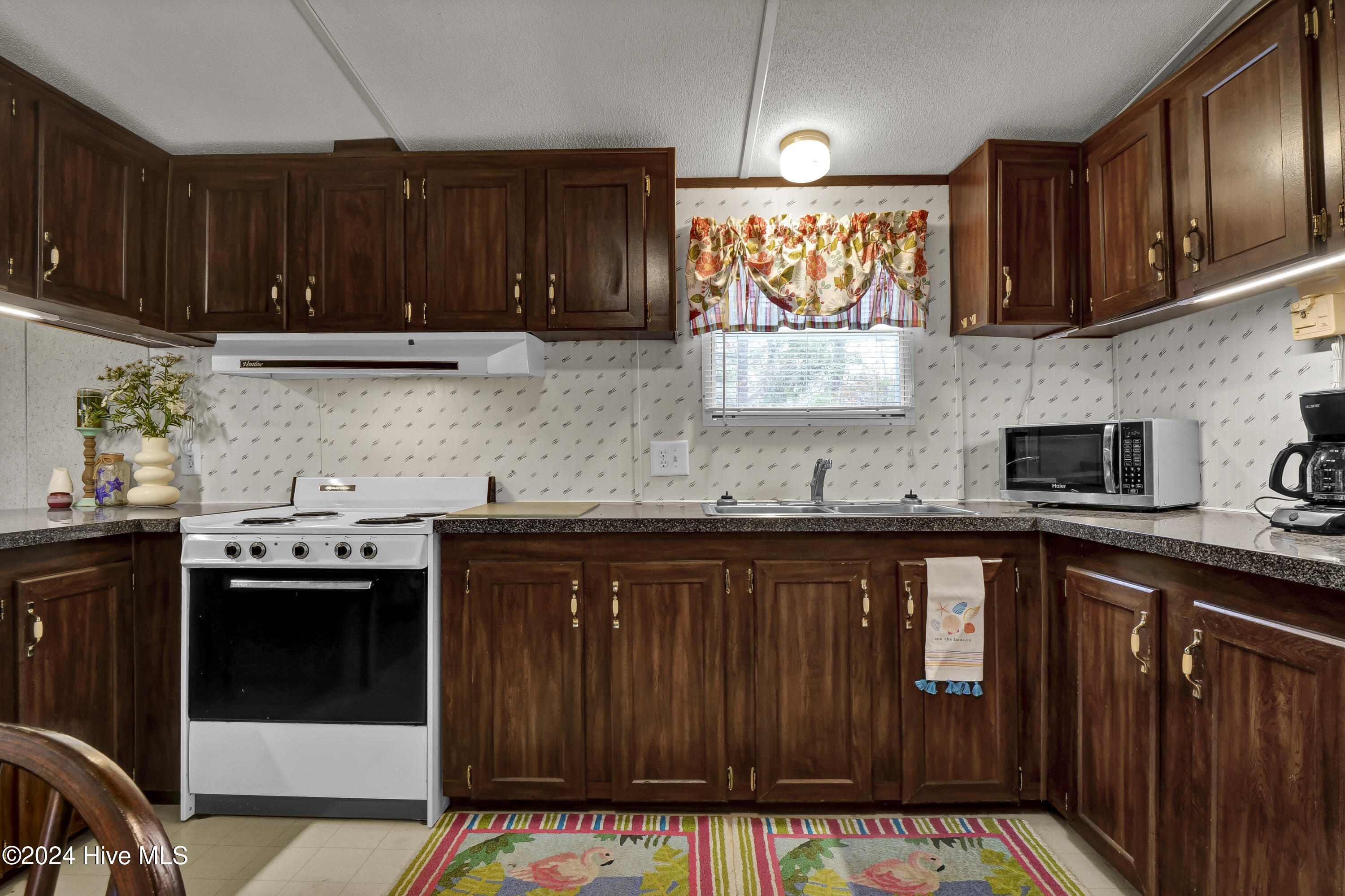 717 Cedar Court Property Photo 18