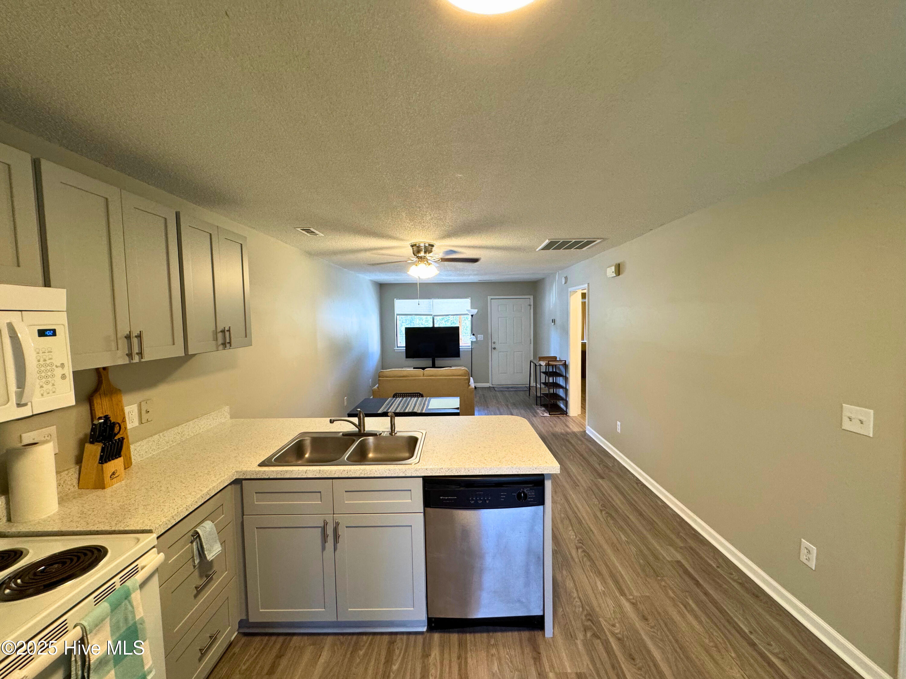 522 S Kerr Avenue Apt 56 Property Photo 6
