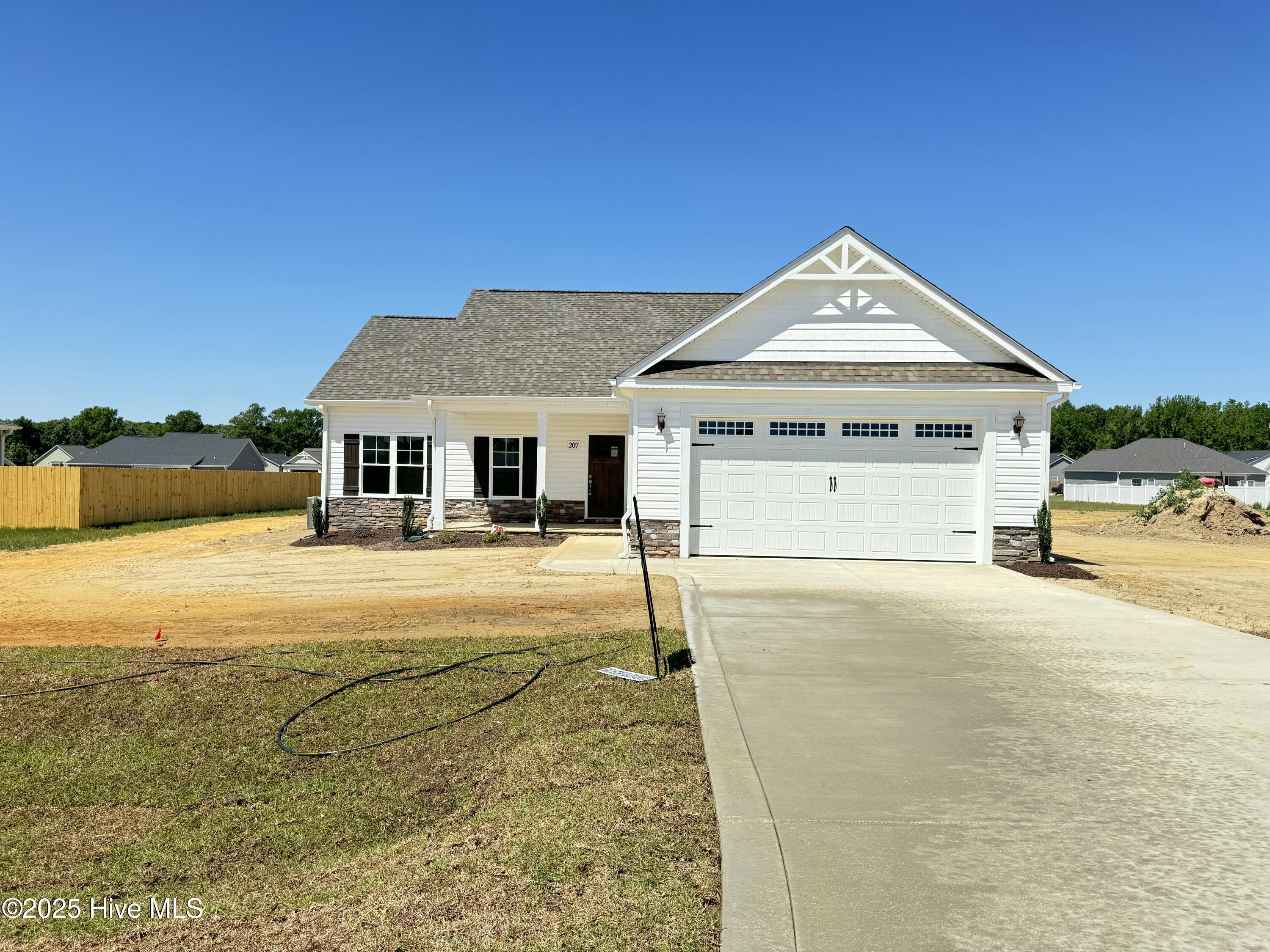 207 Dunbar Hill Drive Property Photo 4