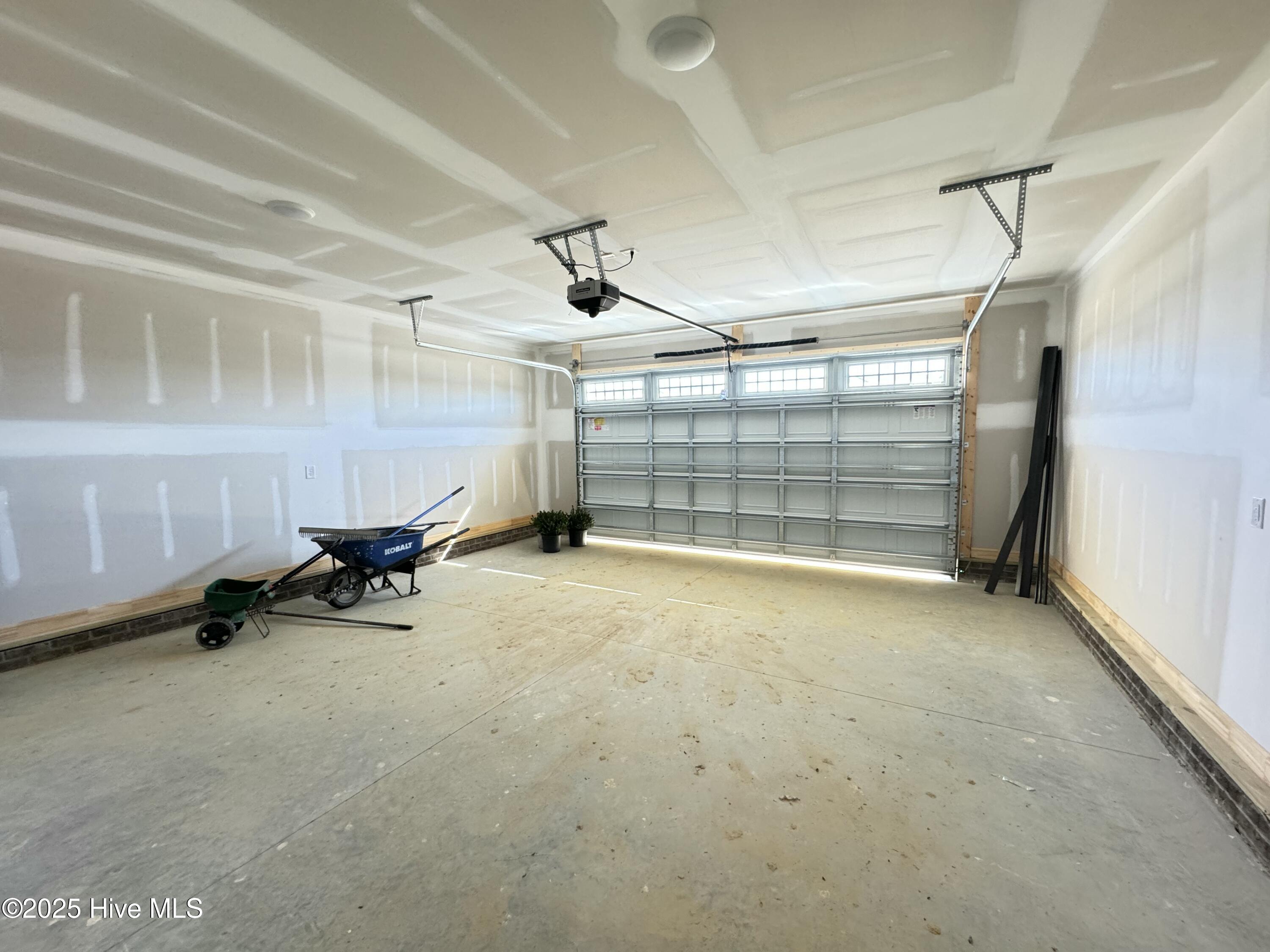207 Dunbar Hill Drive Property Photo 7