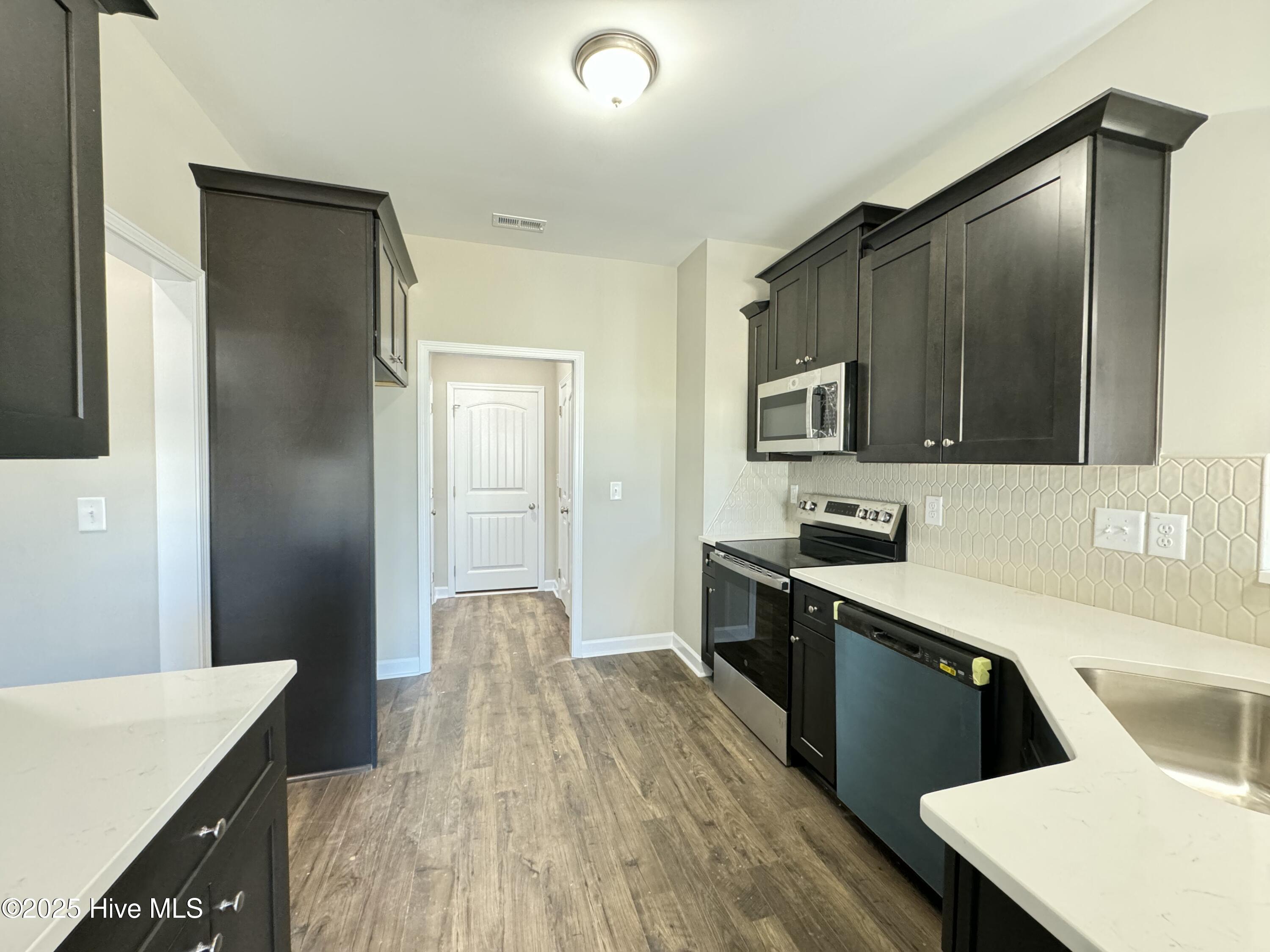 207 Dunbar Hill Drive Property Photo 14