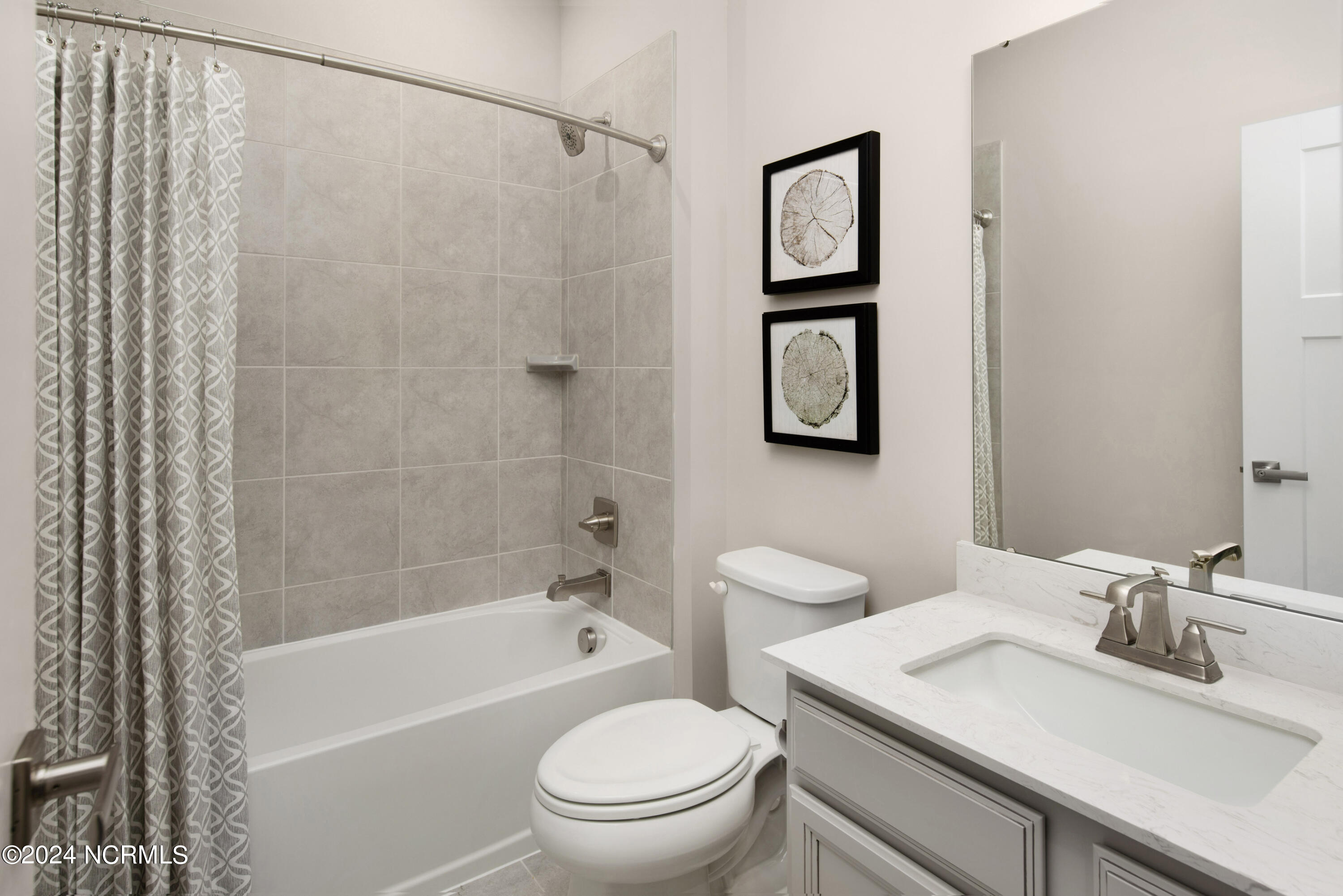 1254 Middle Crest Drive Property Photo 14