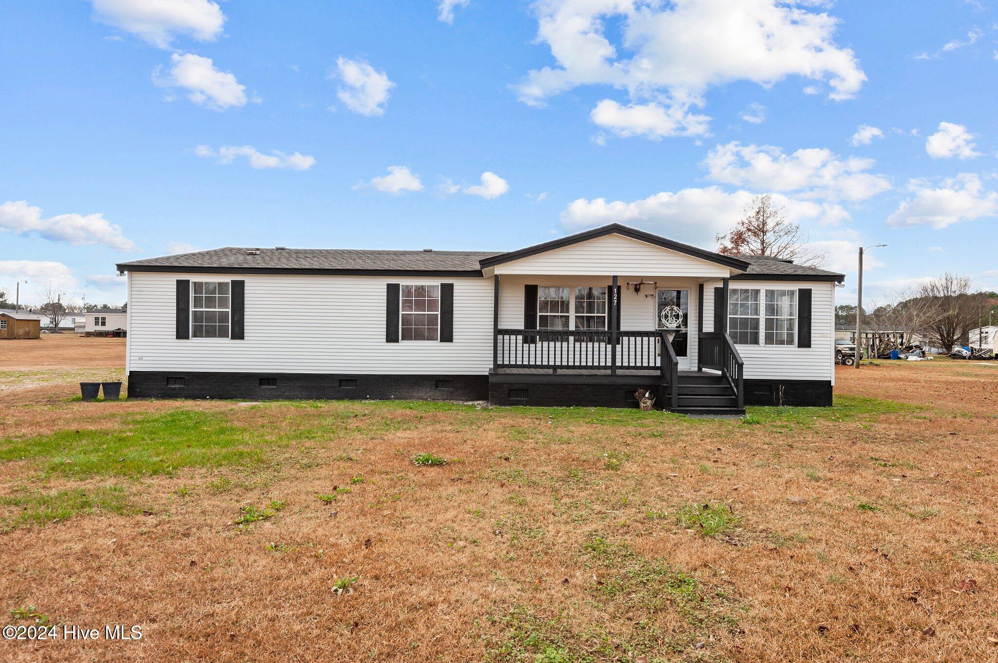 127 Woodview Lane Property Photo 1