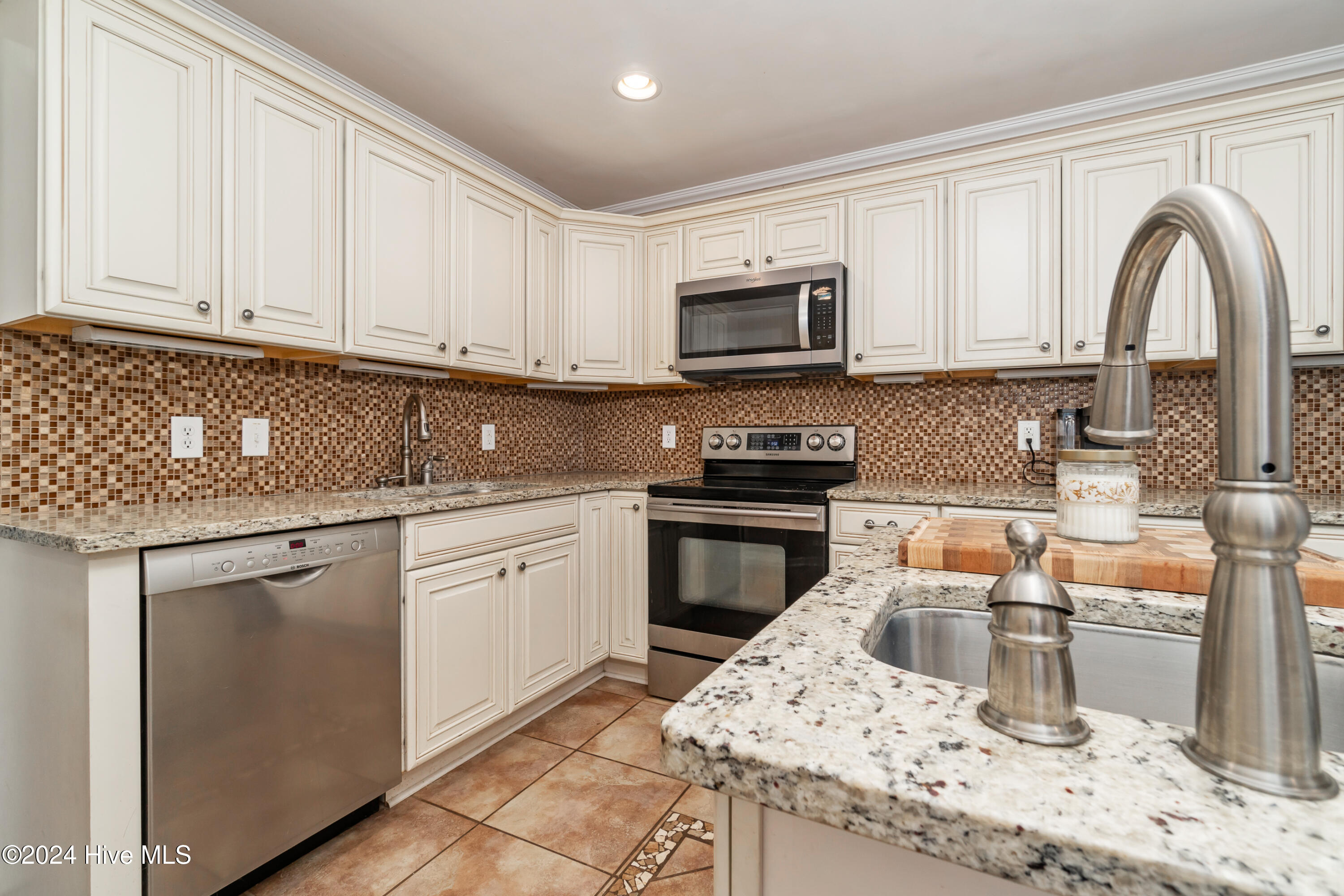 106 Cherry Court Property Photo 24