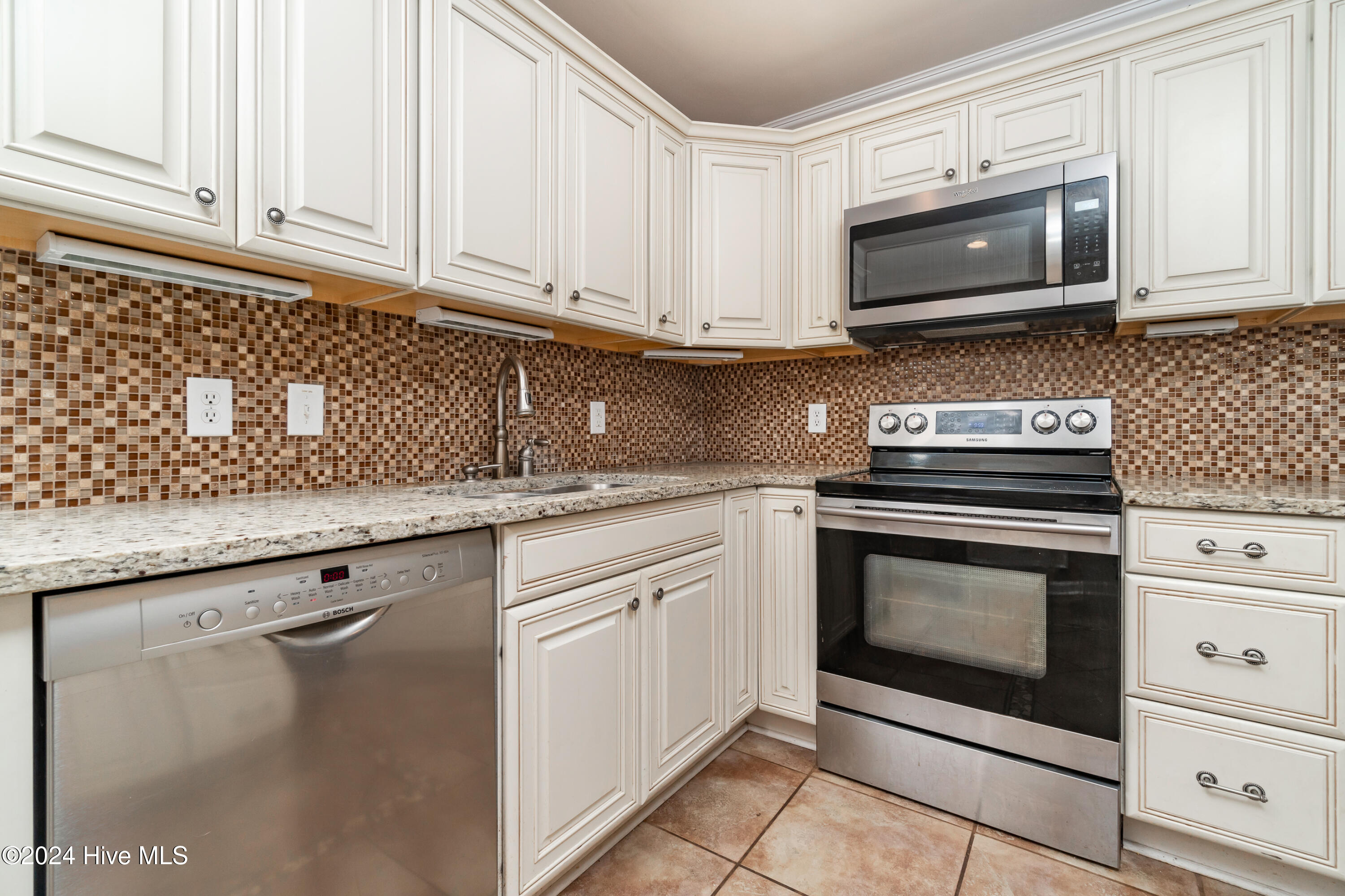 106 Cherry Court Property Photo 25