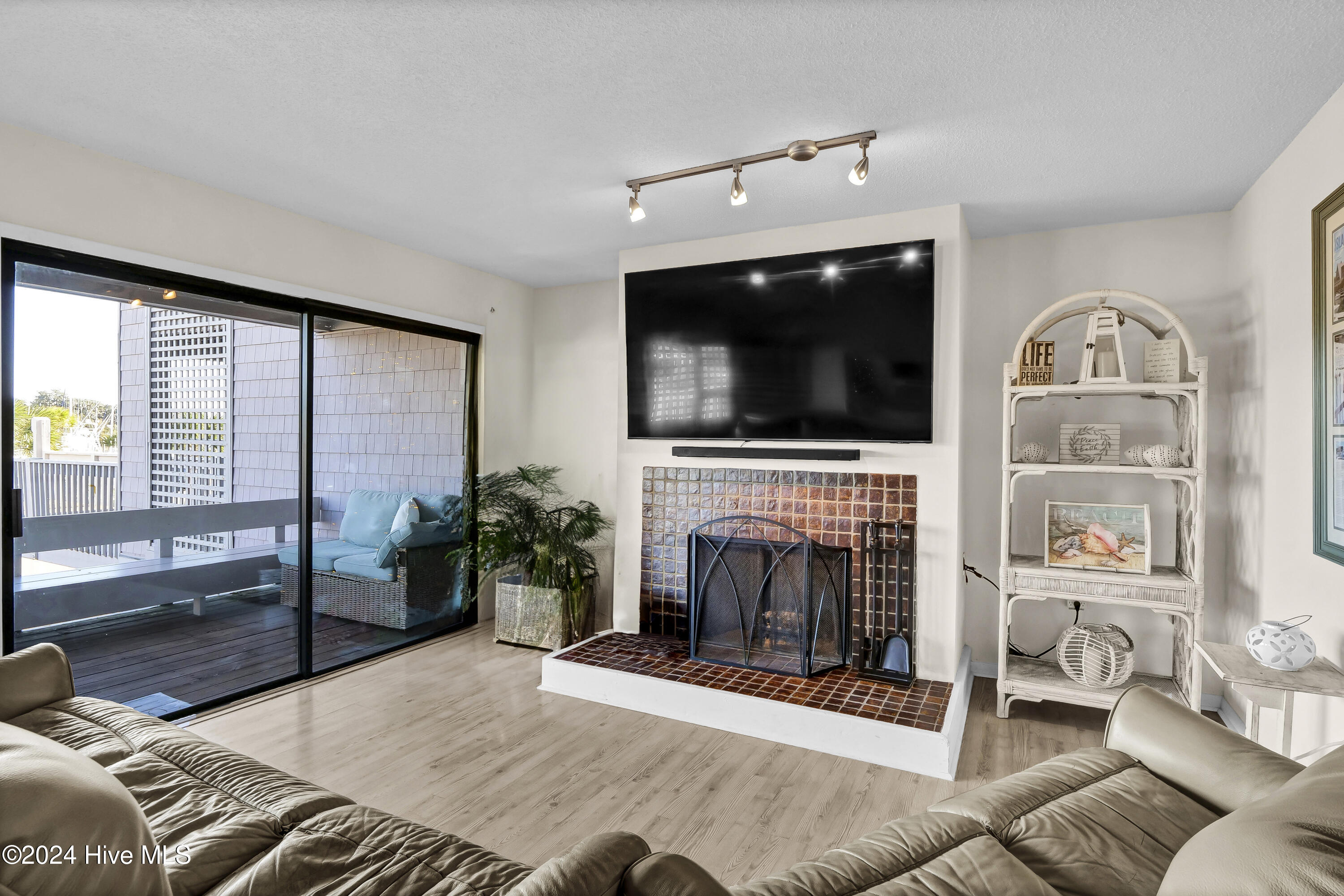 6338 Oleander Drive #8 Property Photo 6