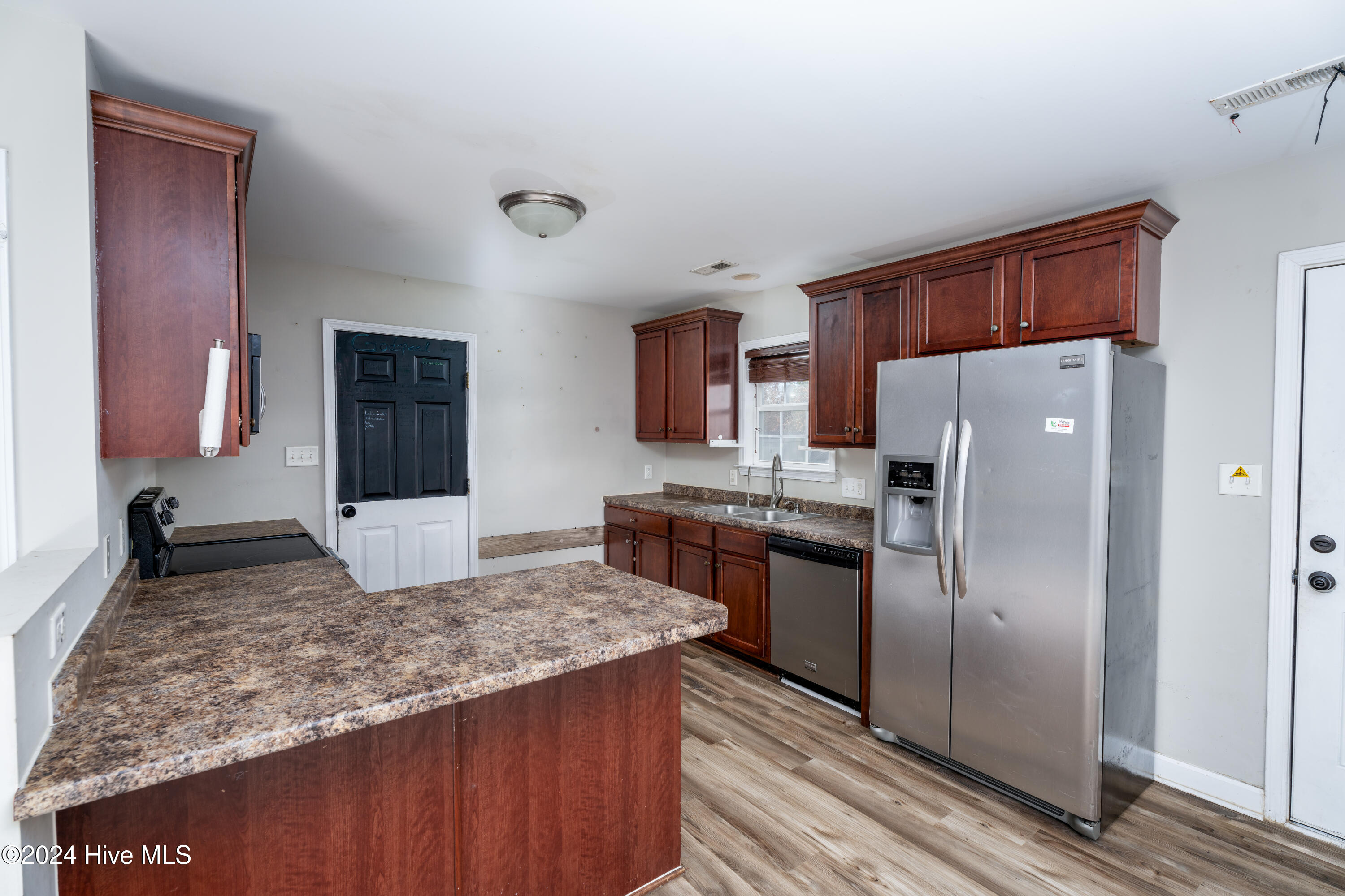 264 Inverness Drive Property Photo 6