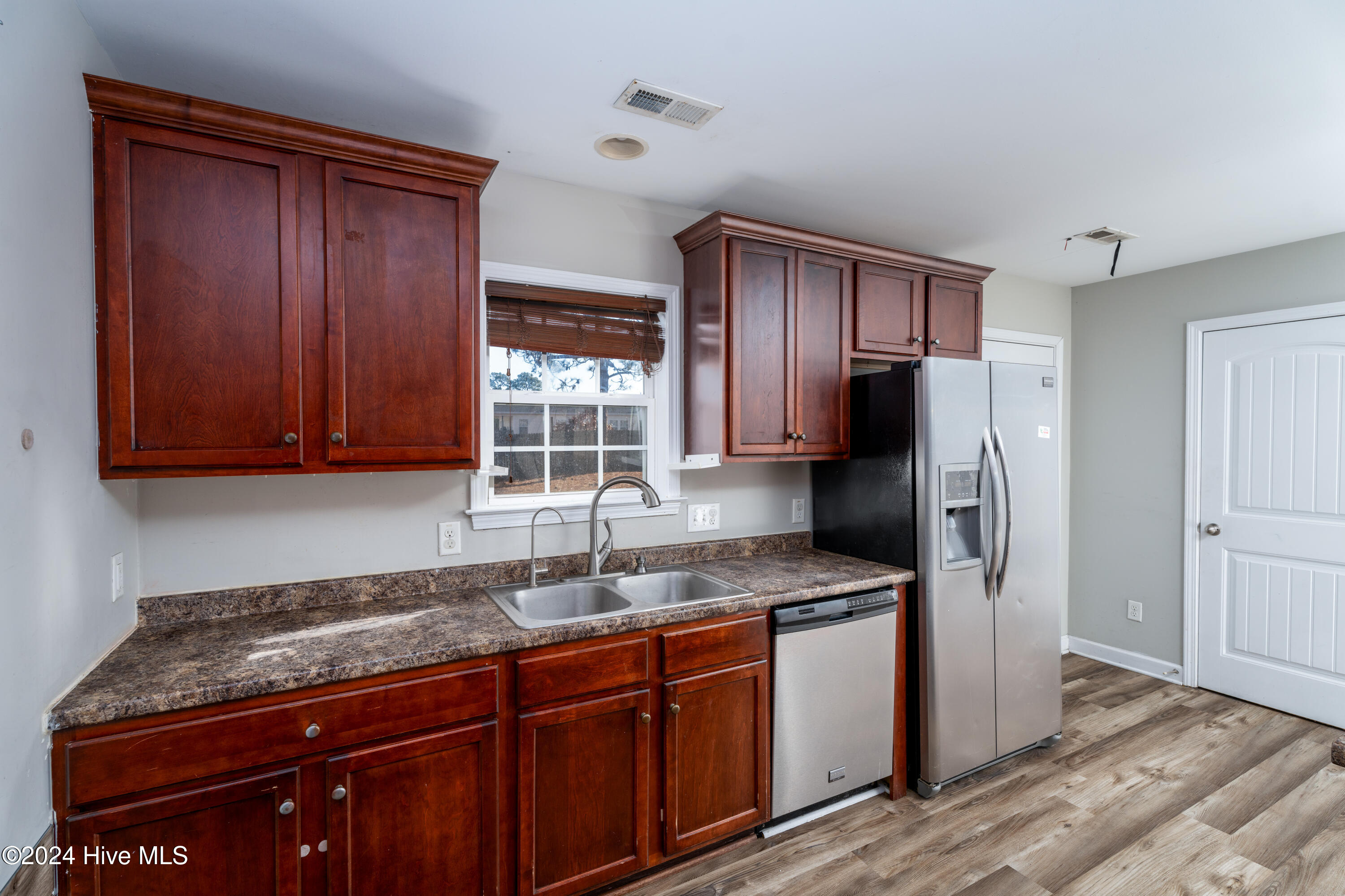 264 Inverness Drive Property Photo 8