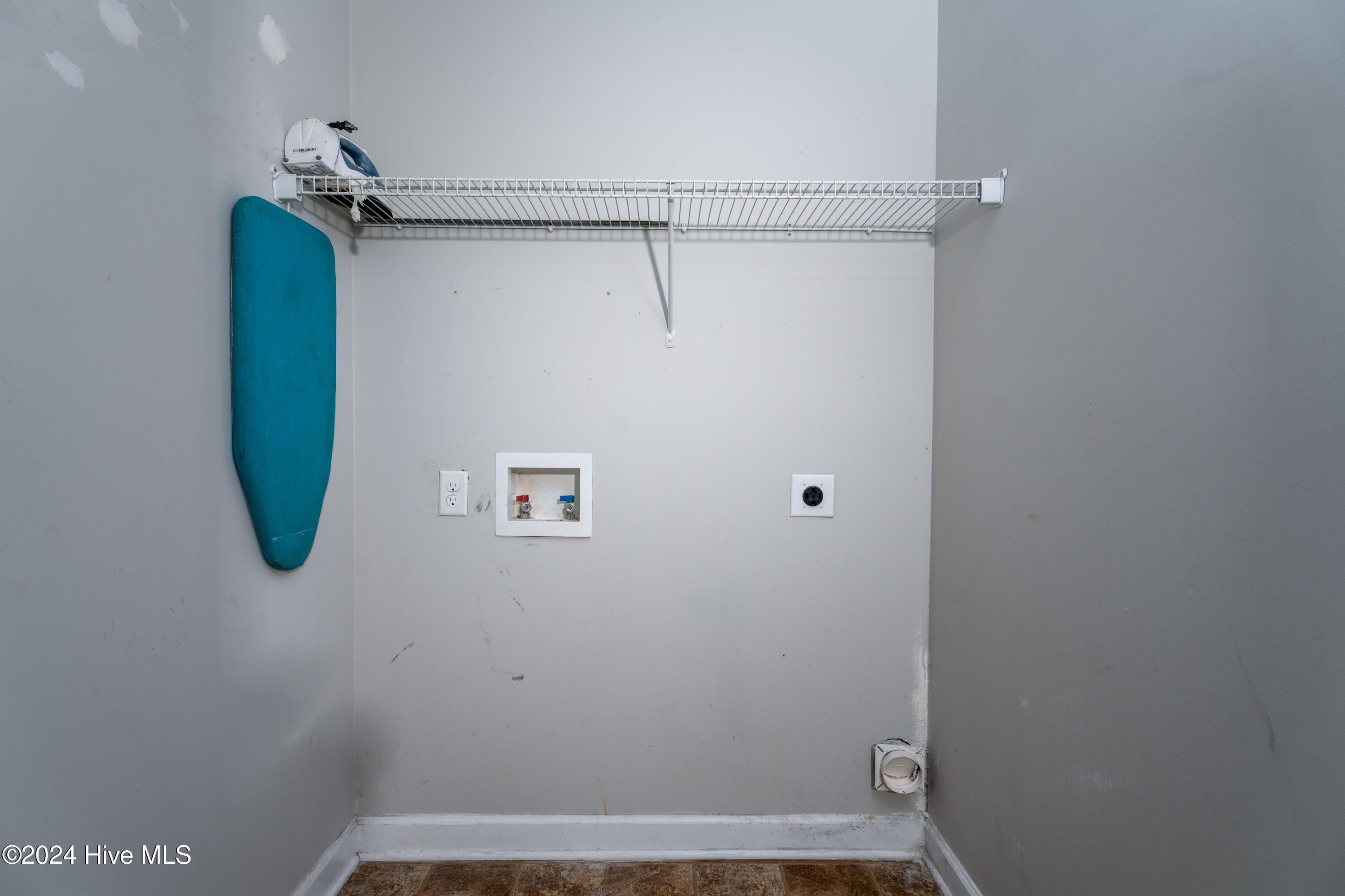 264 Inverness Drive Property Photo 10