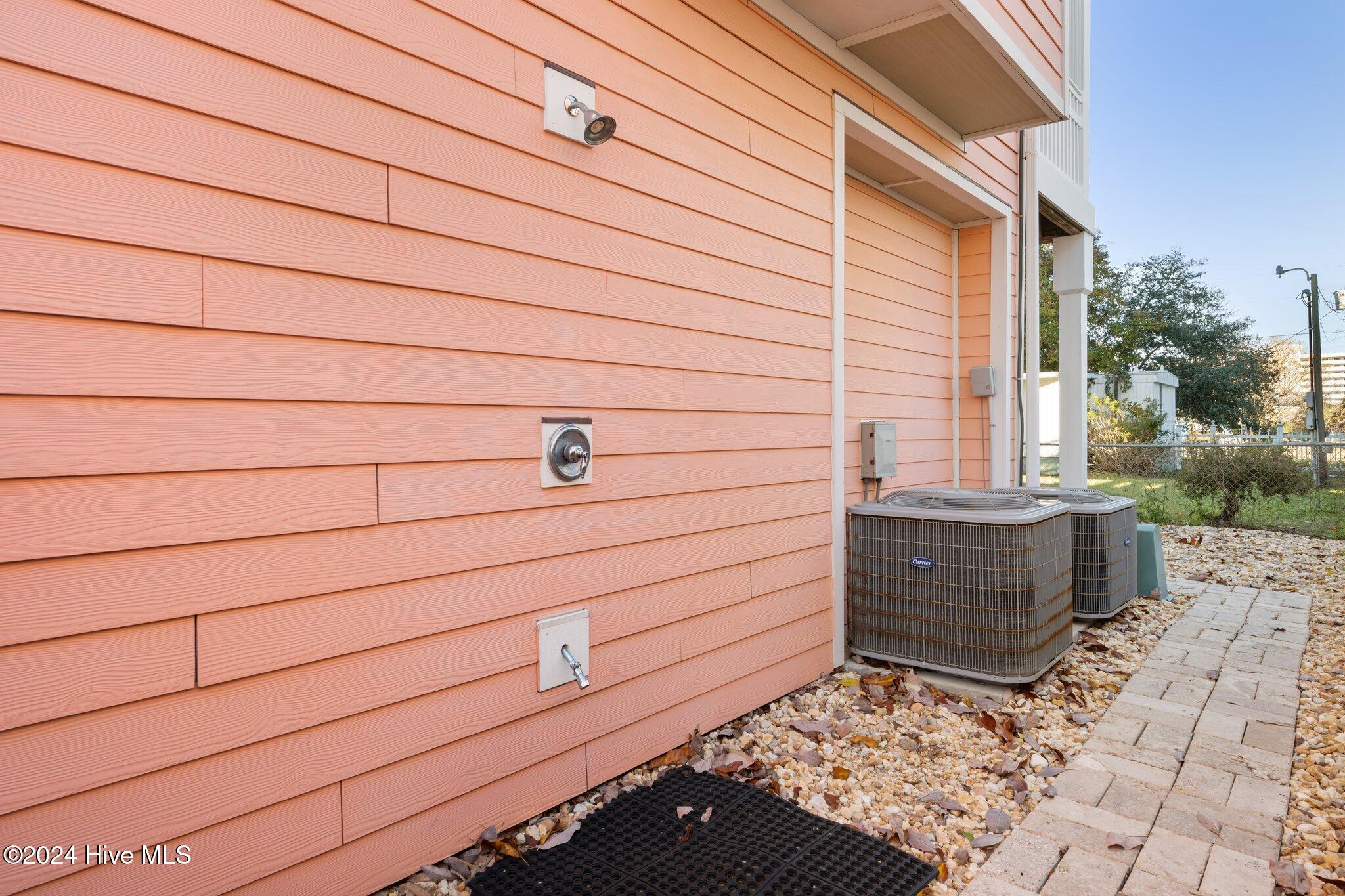 1611 Mackerel Lane Unit 2 Property Photo 43