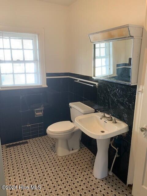 110 Paris Avenue Property Photo 4