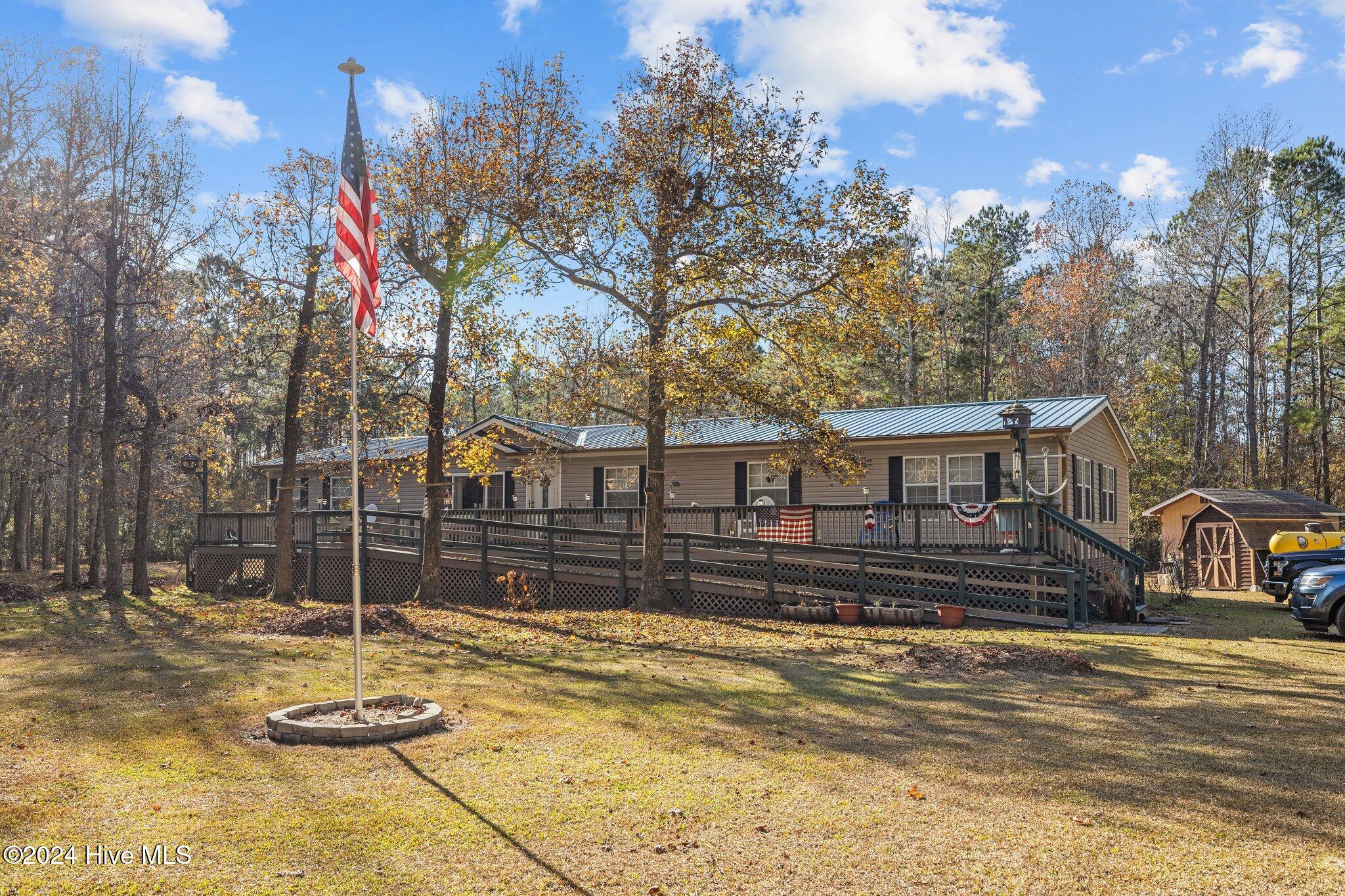 221 Donnie Davis Road Property Photo
