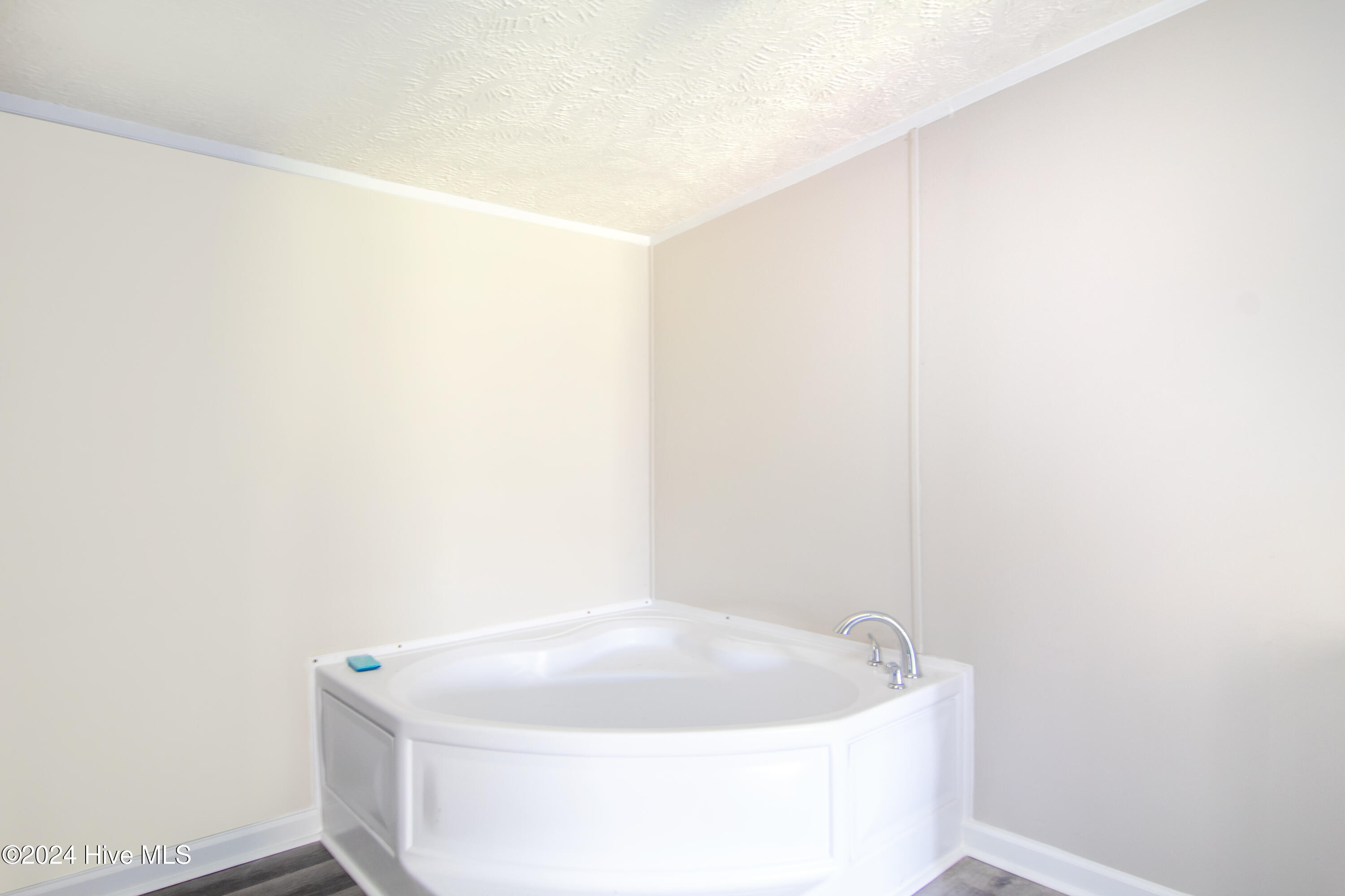 12 Cox Street Property Photo 16