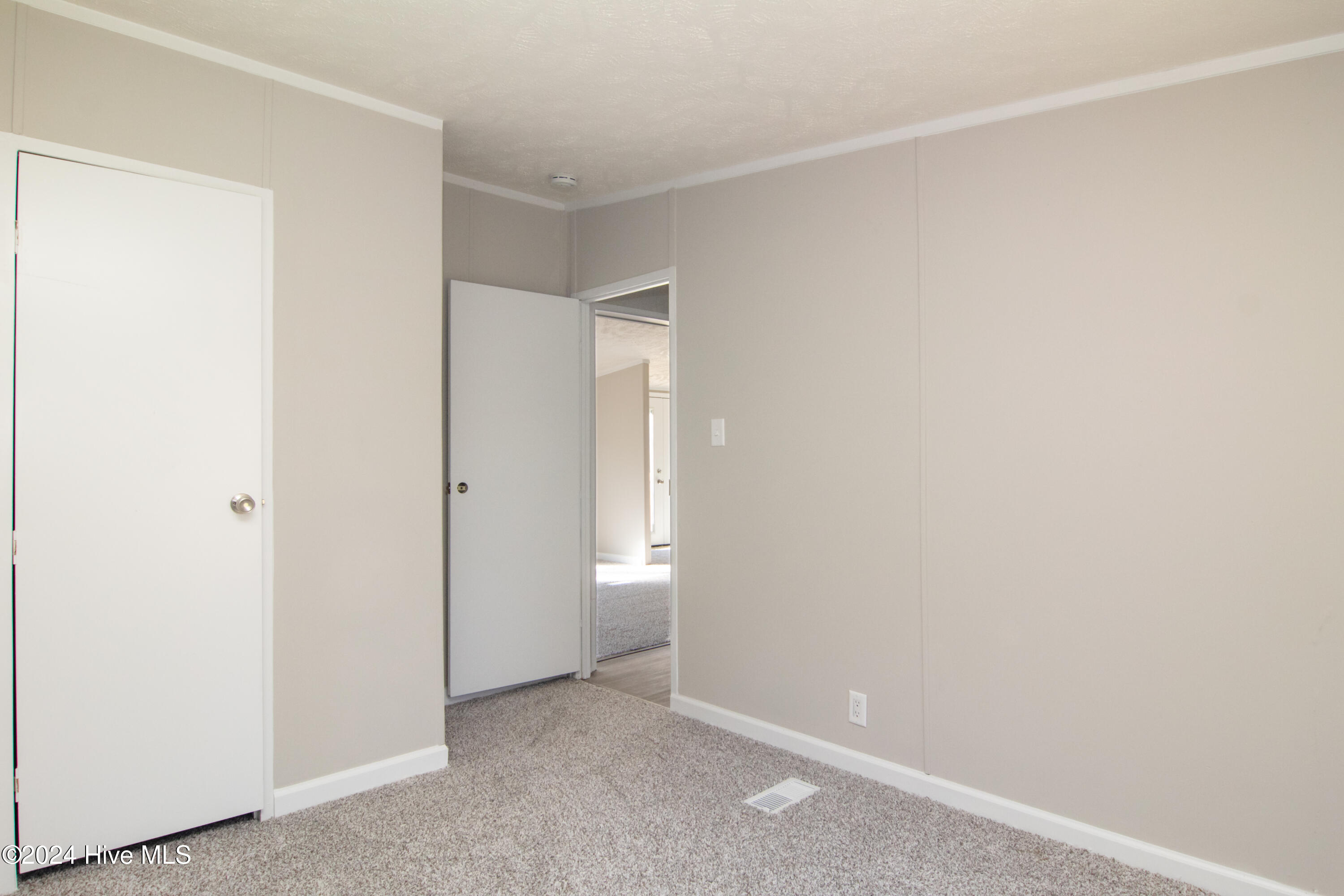 12 Cox Street Property Photo 18