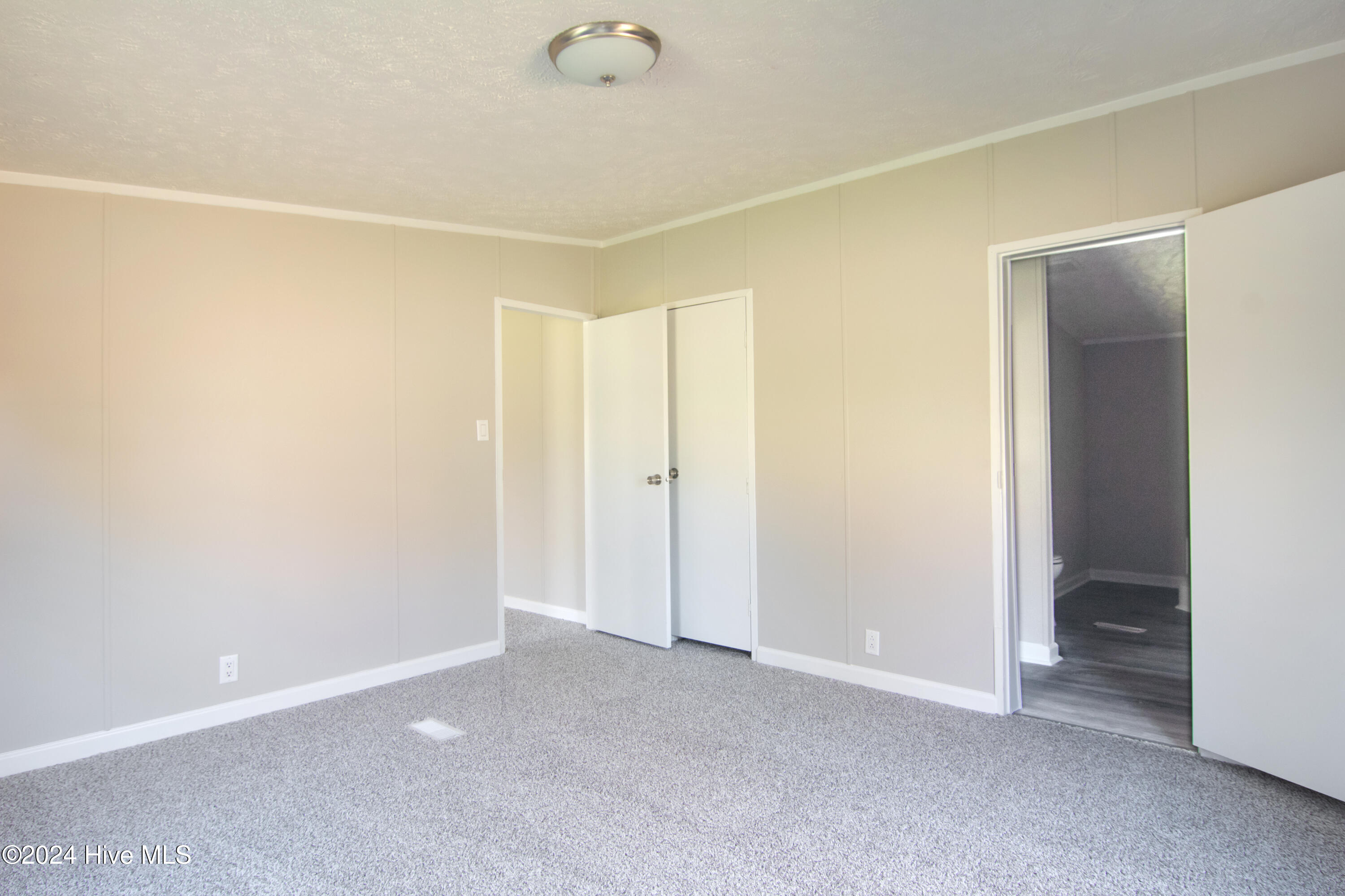12 Cox Street Property Photo 33