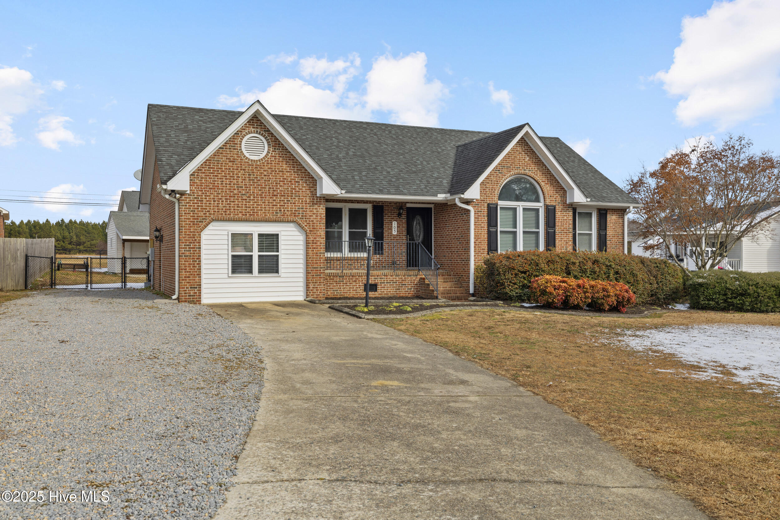 105 Deblyn Court Property Photo 2