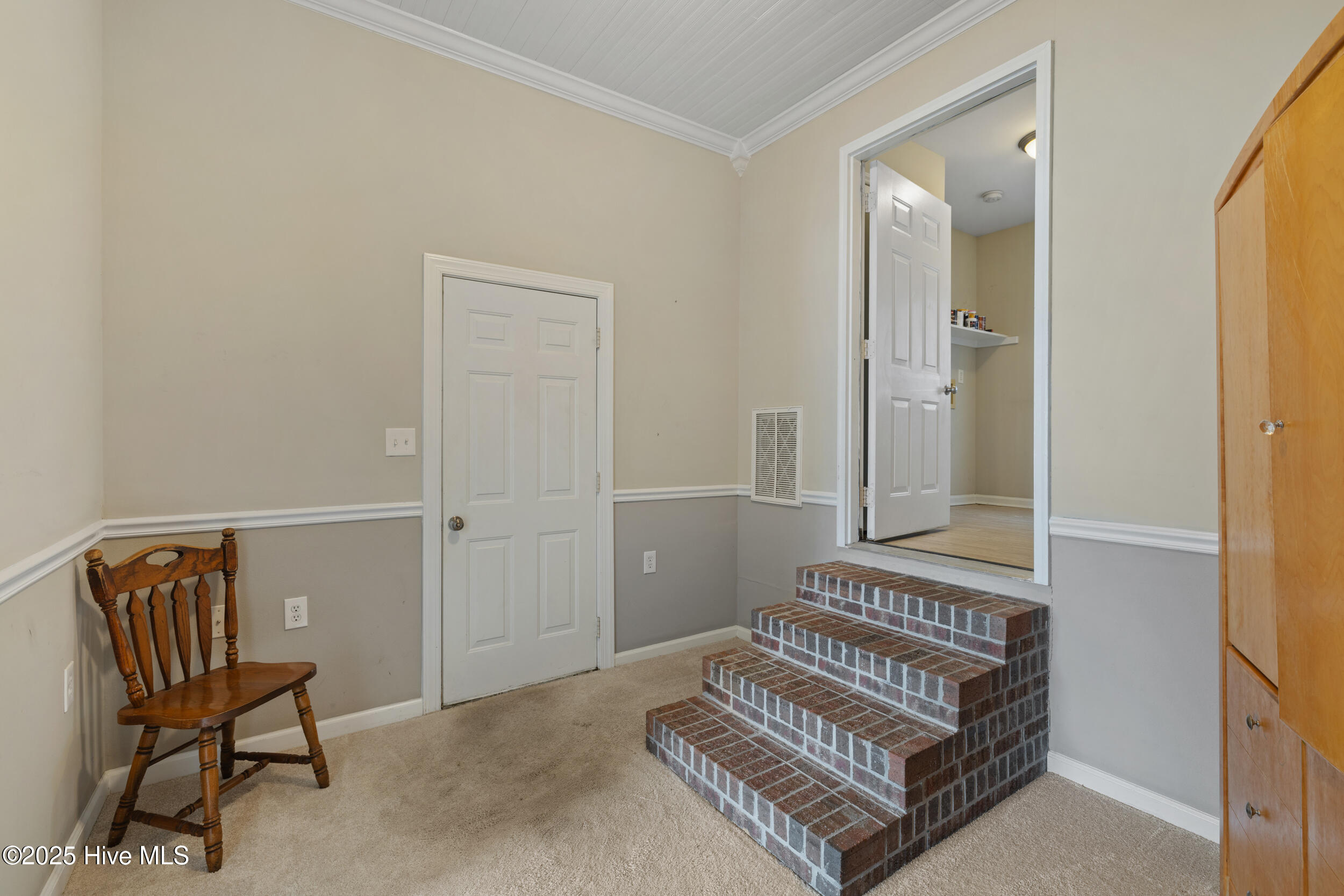 105 Deblyn Court Property Photo 18