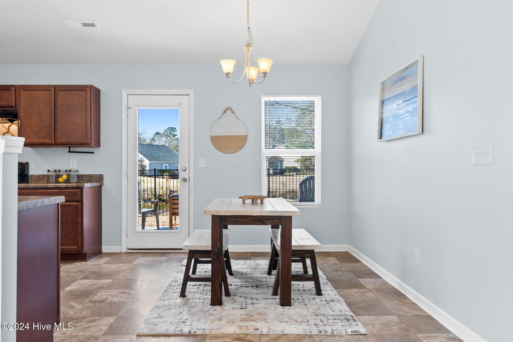 1495 Round Ridge Road Property Photo 10