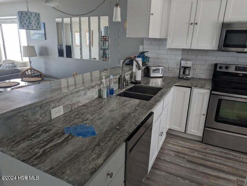 707 Pelican Court Property Photo 4