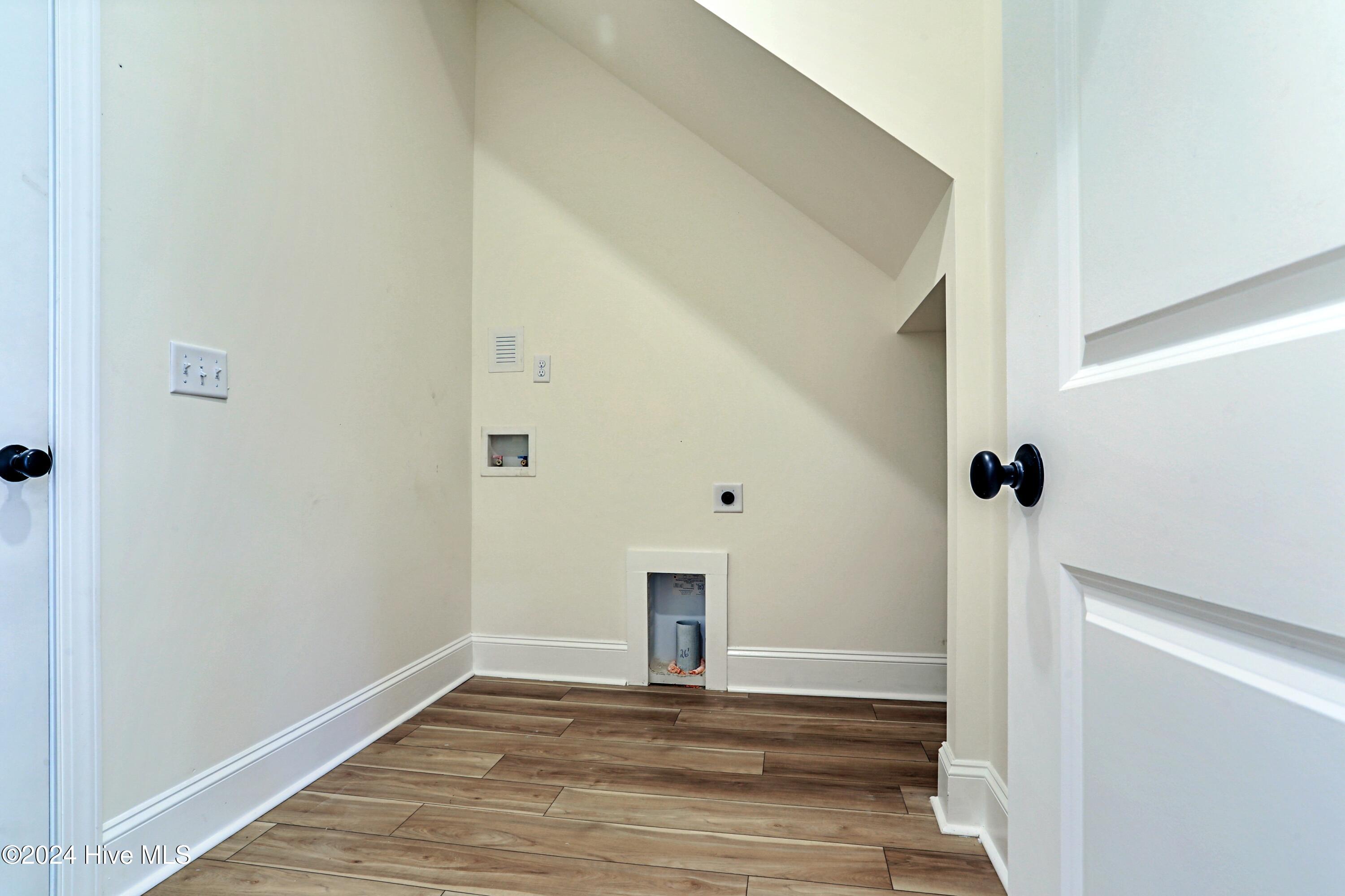 3375 Sandridge Lane Property Photo 48