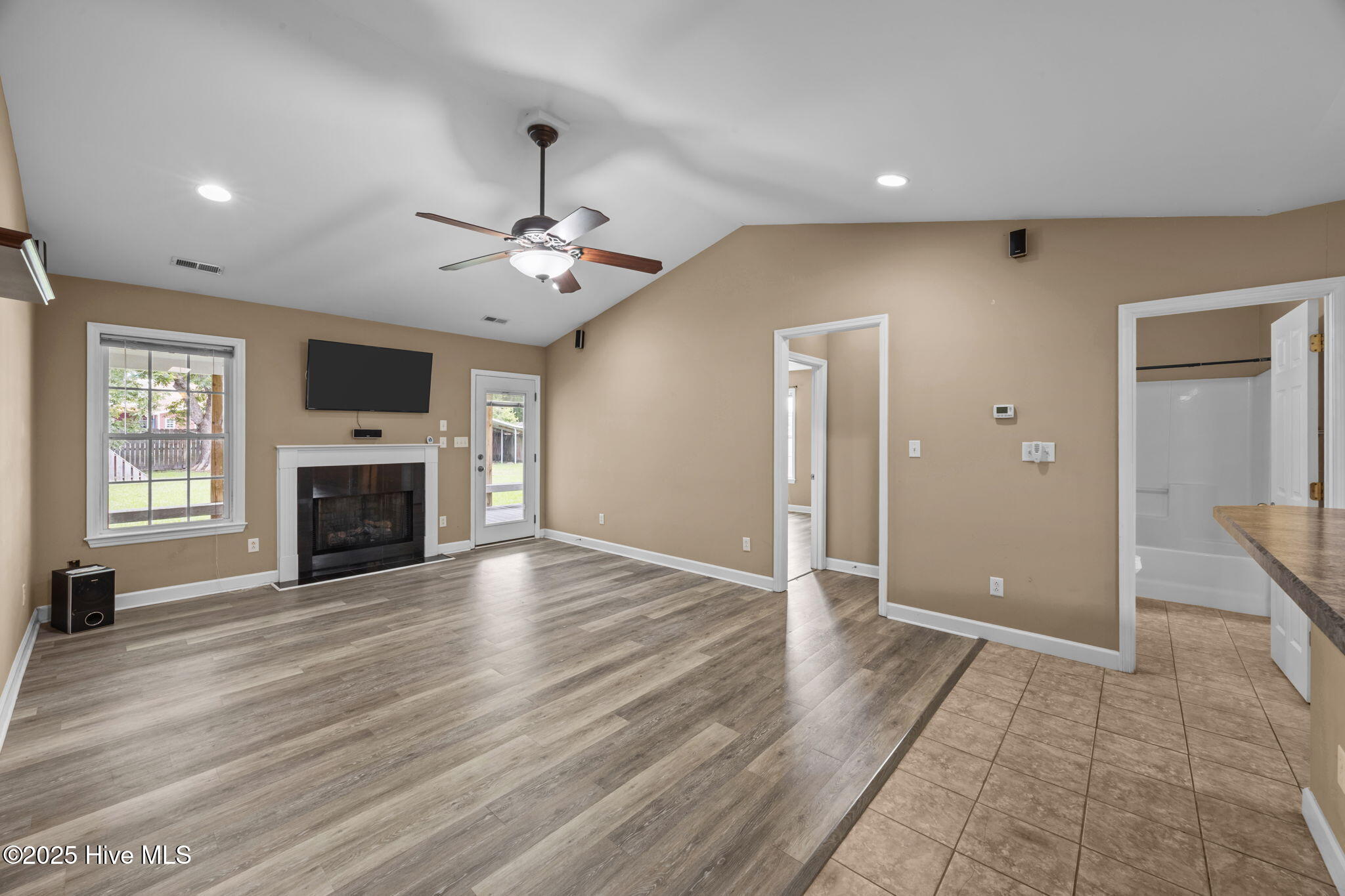 402 South Street B Property Photo 11
