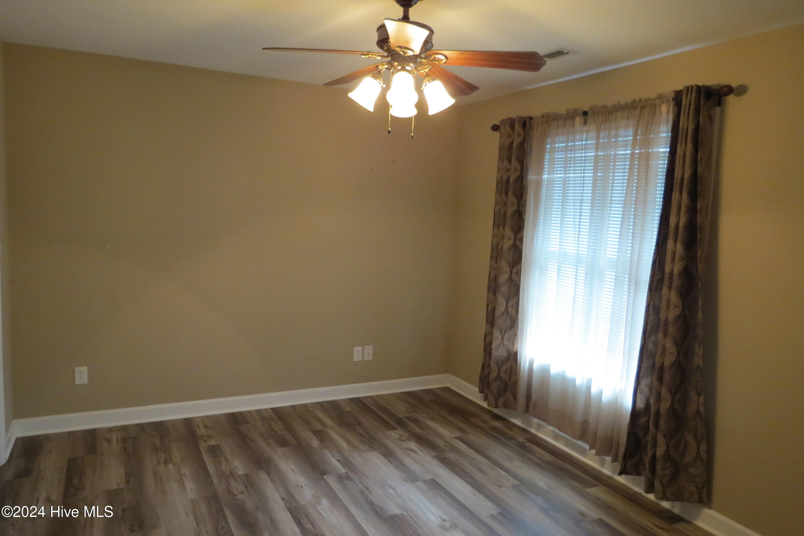 402 South Street B Property Photo 12