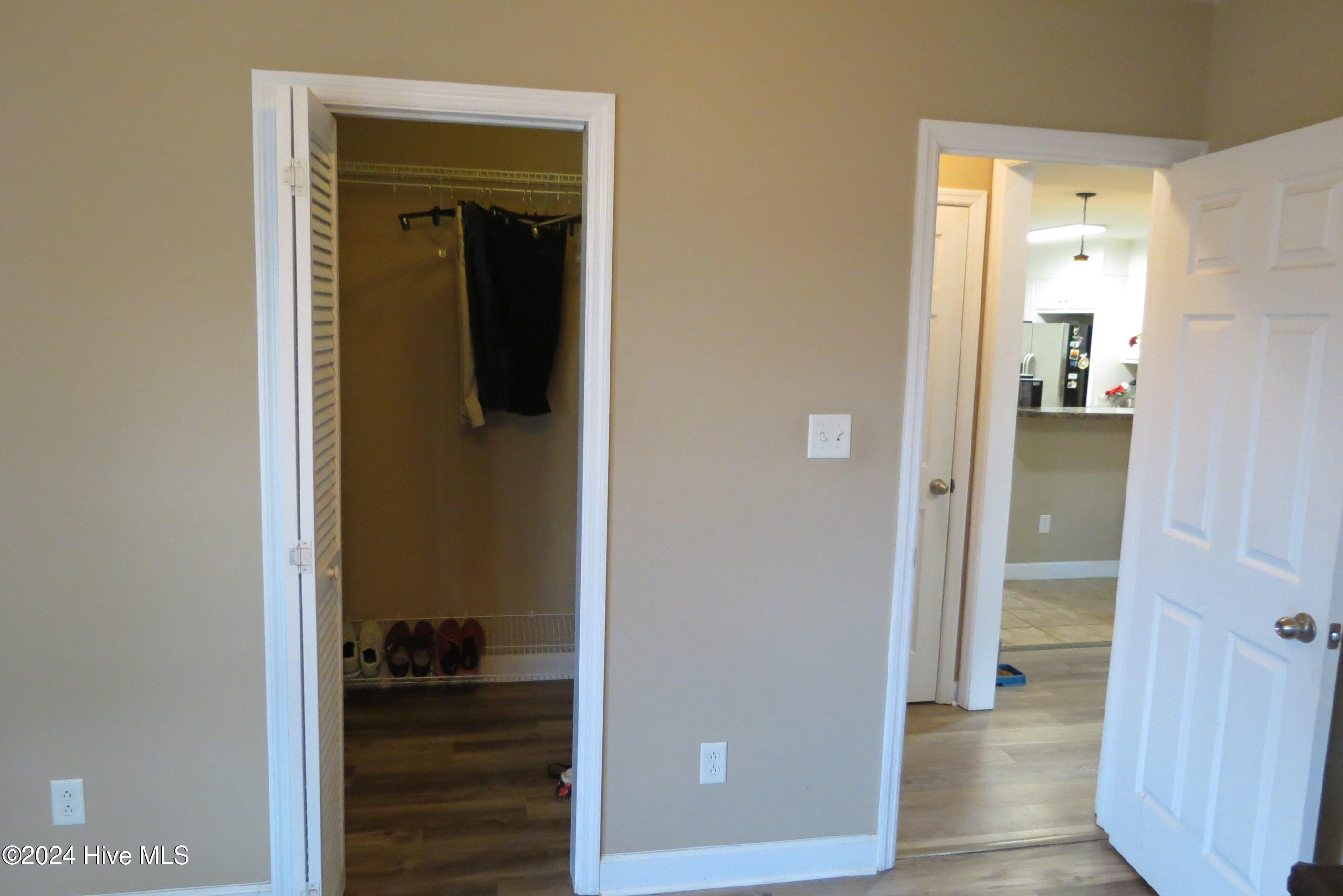 402 South Street B Property Photo 14