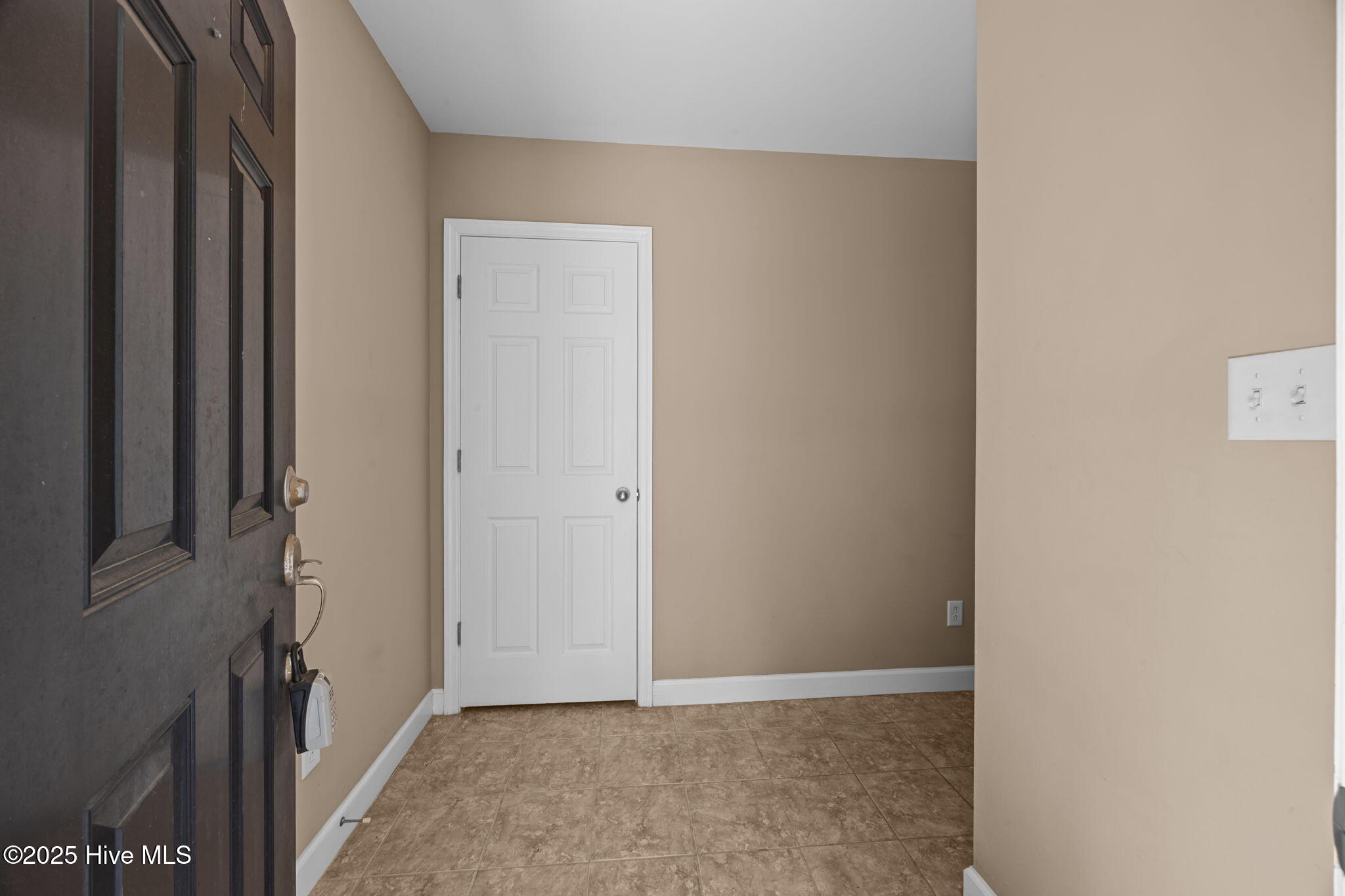 402 South Street B Property Photo 17