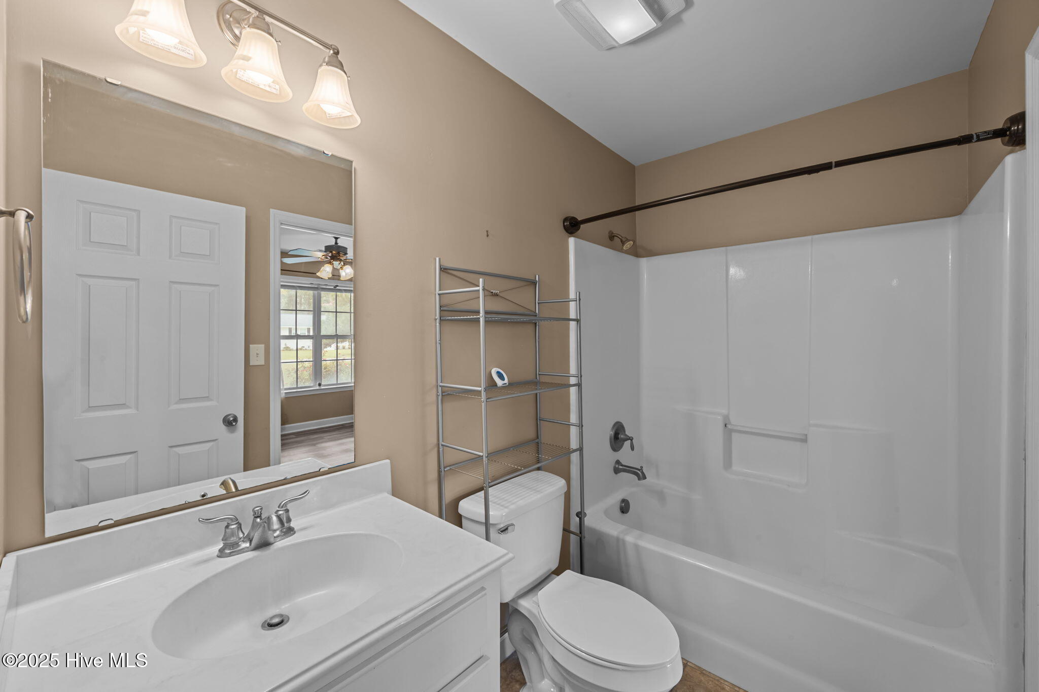 402 South Street B Property Photo 20