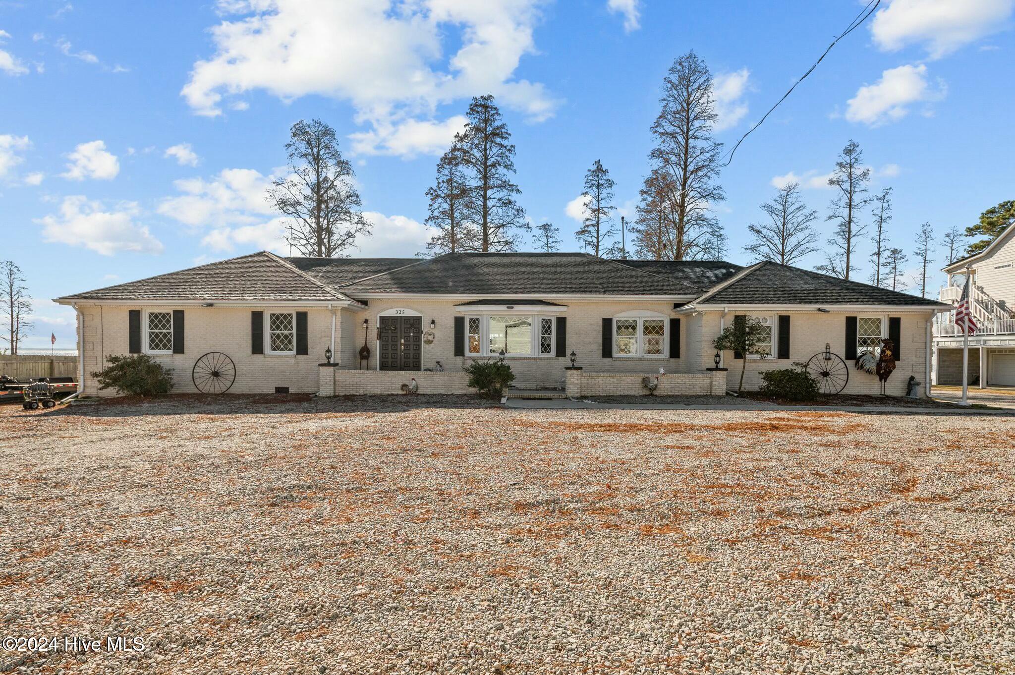 325 Clark Road Property Photo 6