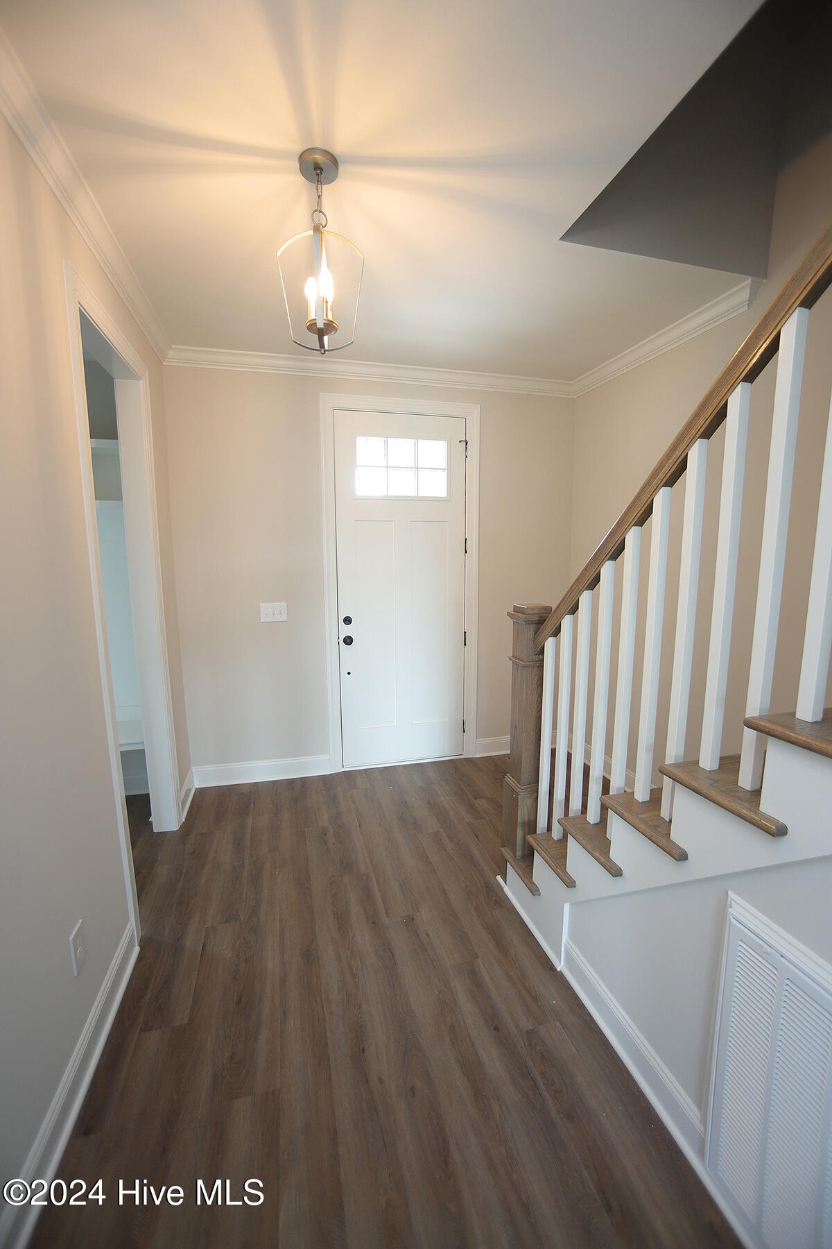211 W Harnett Street Property Photo 5
