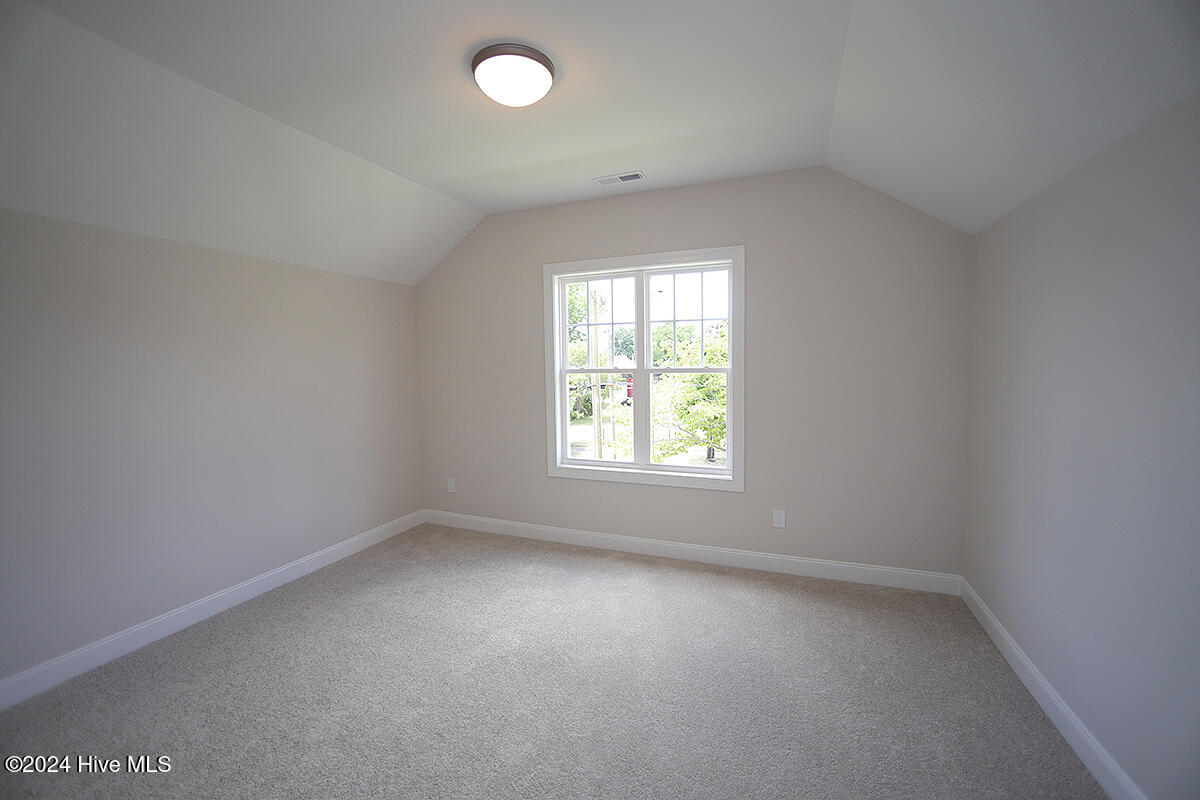 211 W Harnett Street Property Photo 25