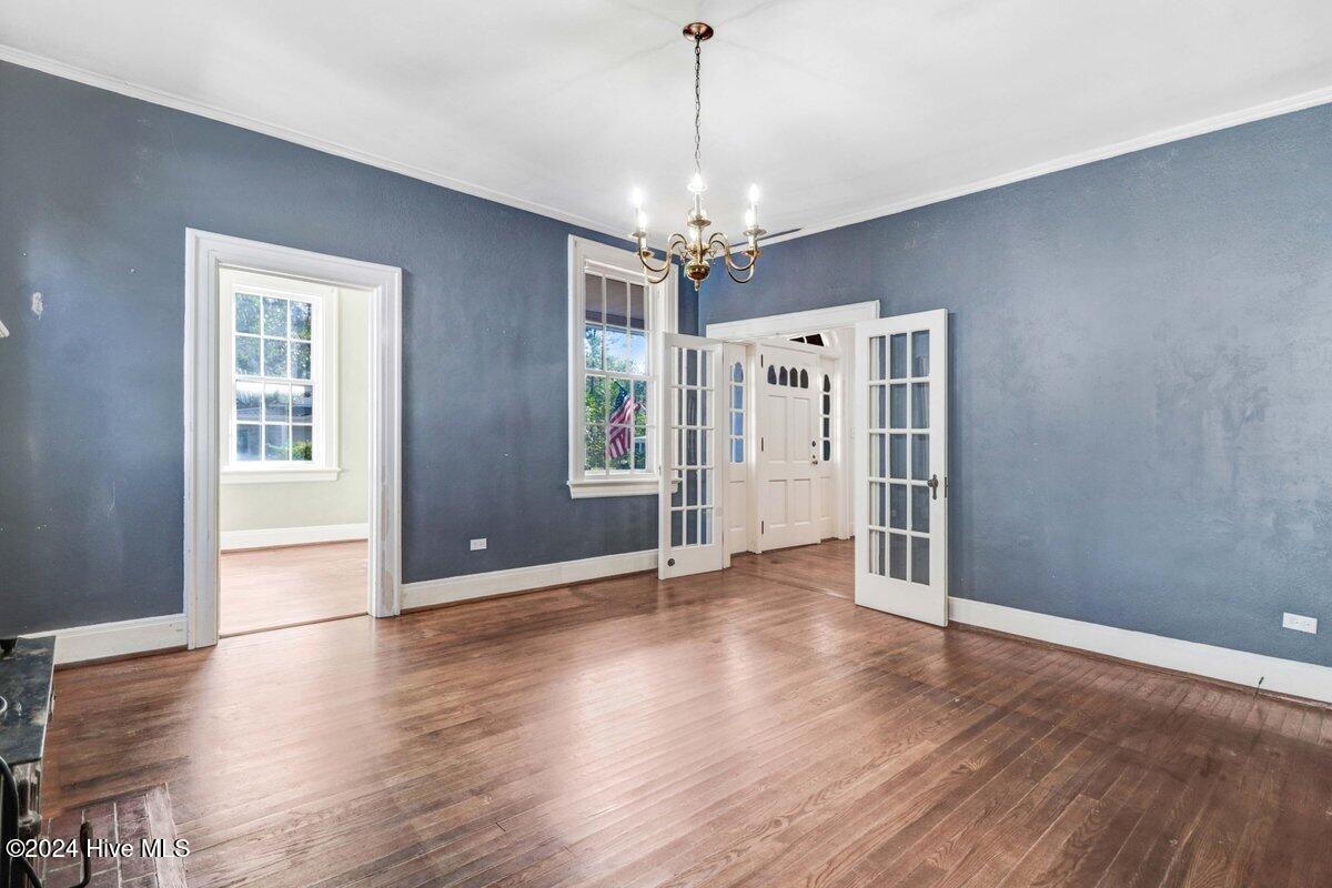 305 W Greene Street Property Photo 9