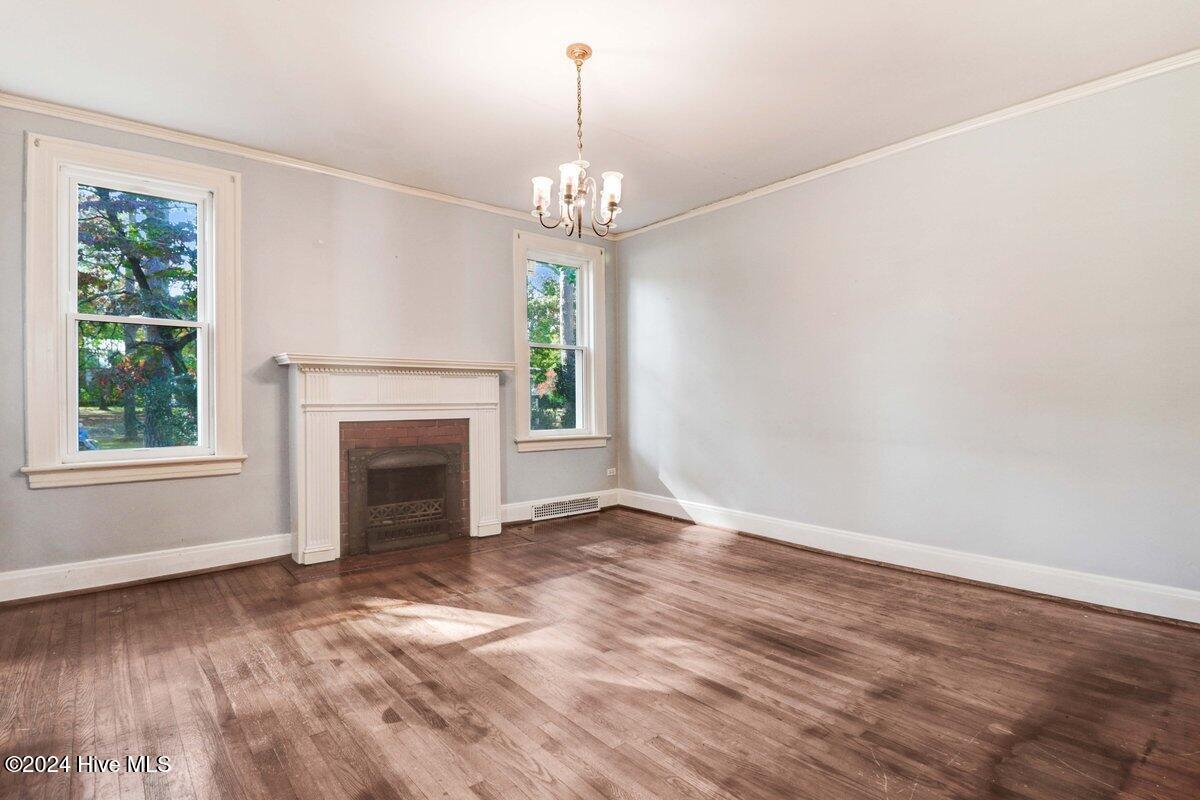 305 W Greene Street Property Photo 10