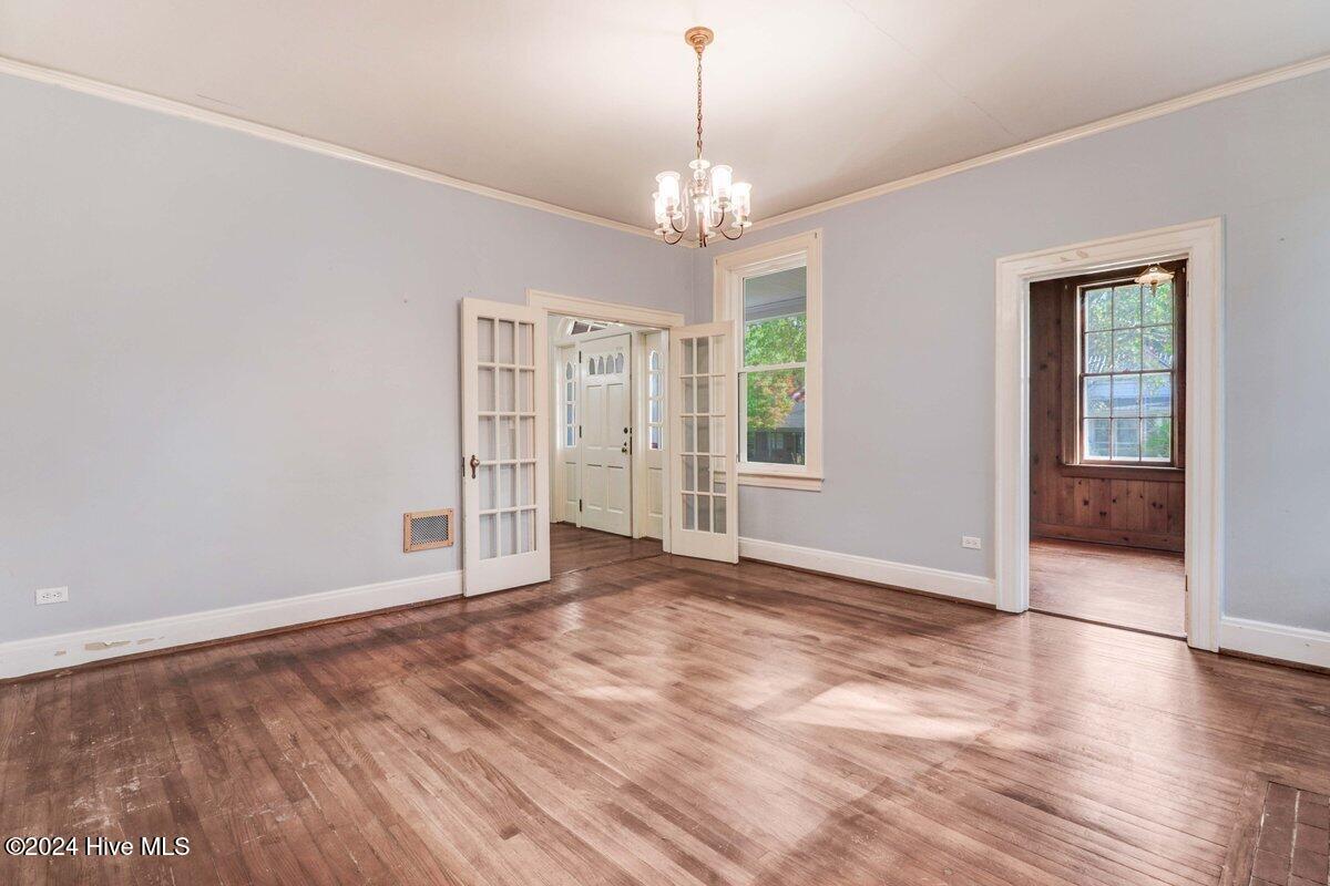 305 W Greene Street Property Photo 11
