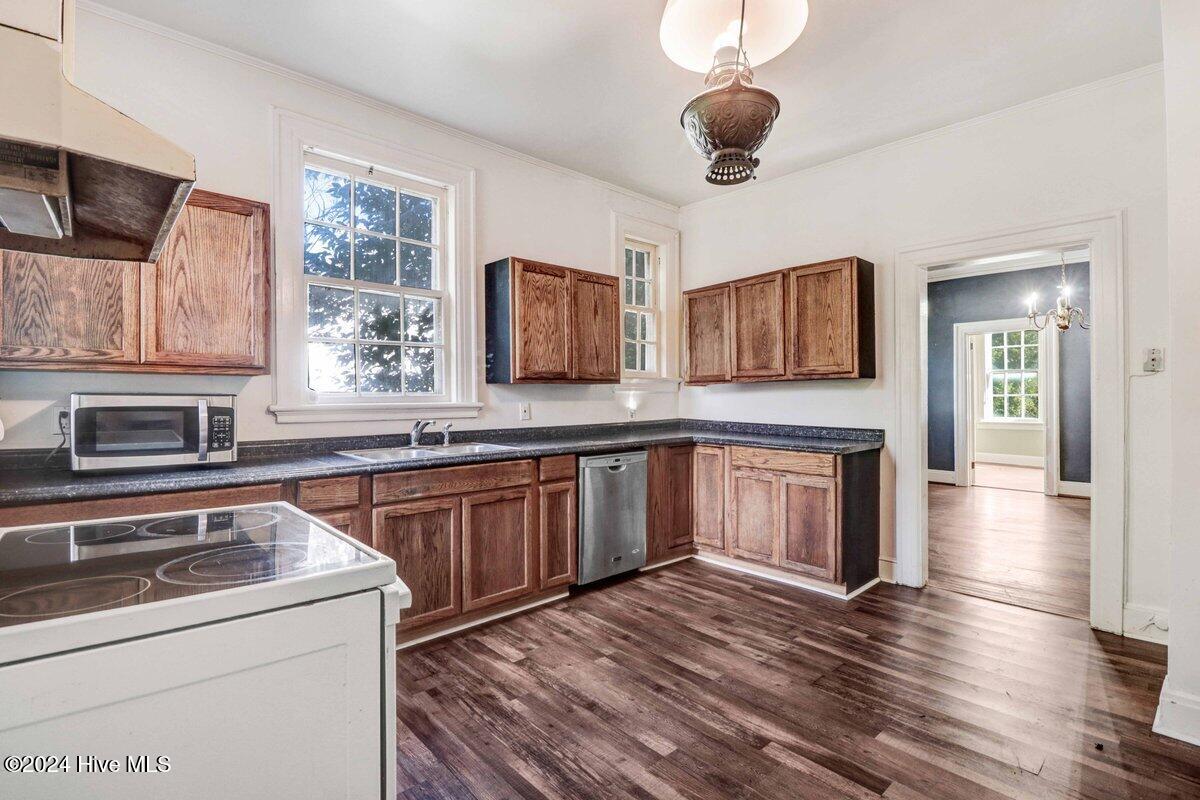 305 W Greene Street Property Photo 14