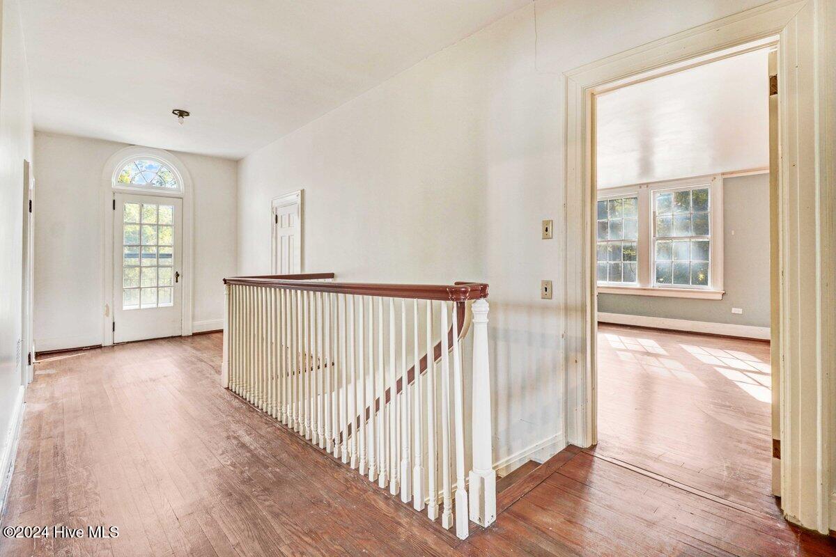 305 W Greene Street Property Photo 17