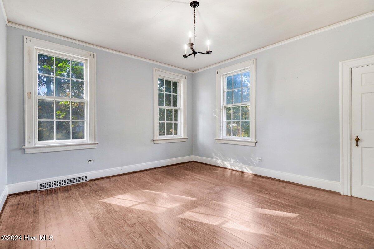 305 W Greene Street Property Photo 18