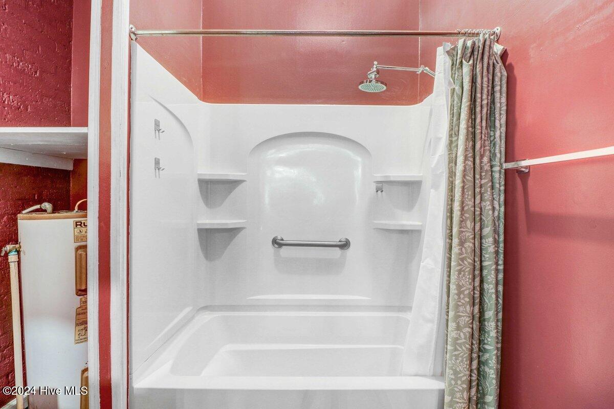 305 W Greene Street Property Photo 21