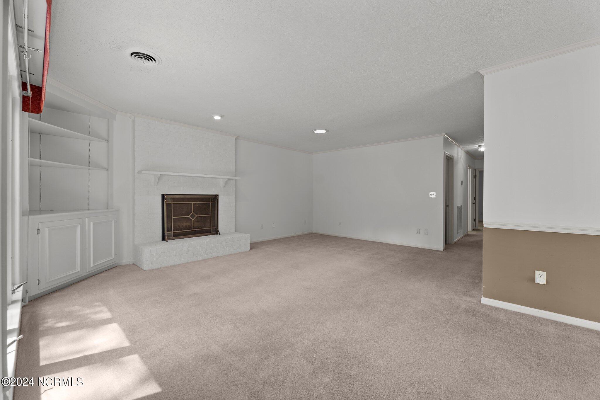 636 Redwood Drive Property Photo 4