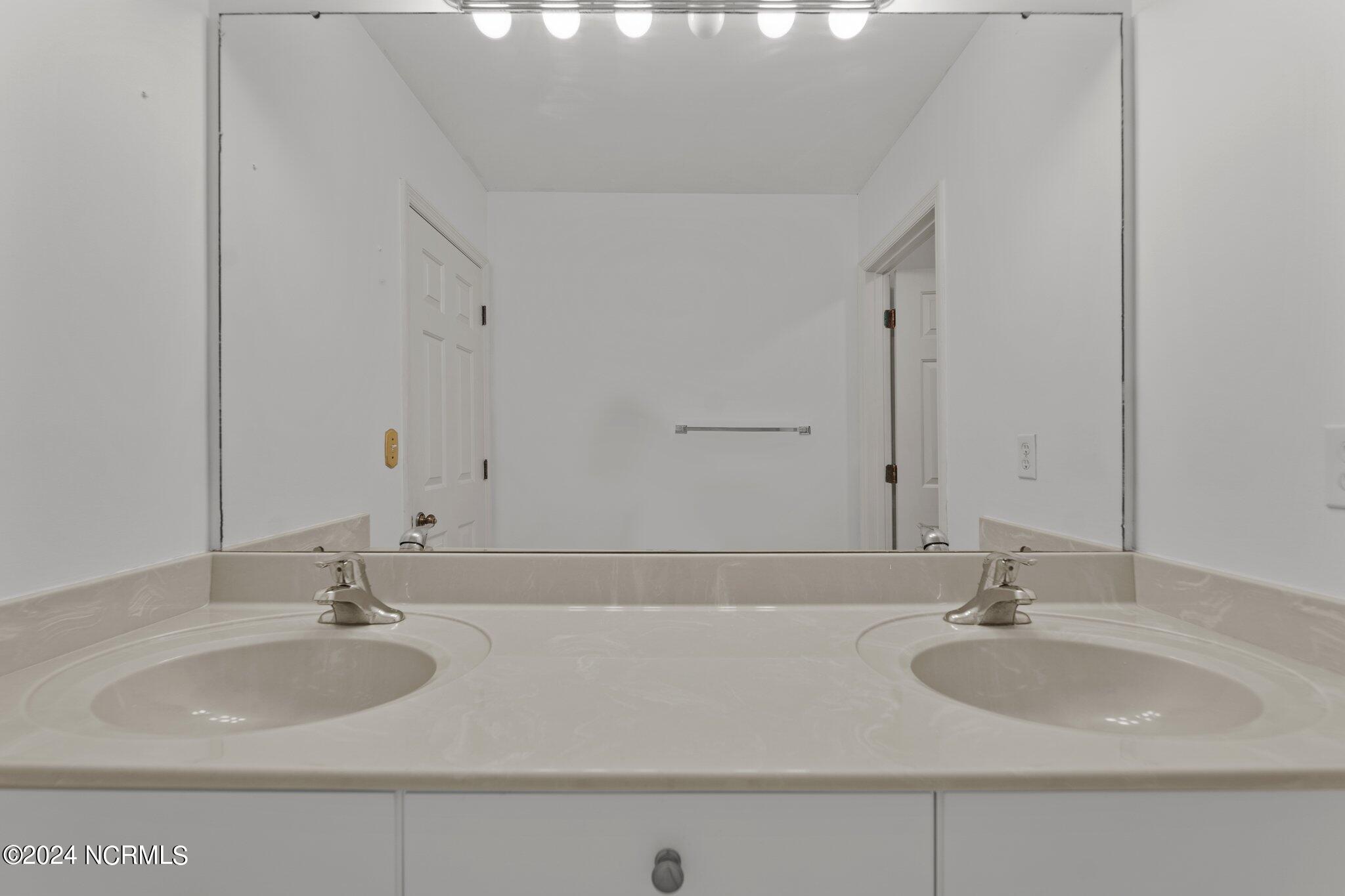 636 Redwood Drive Property Photo 18