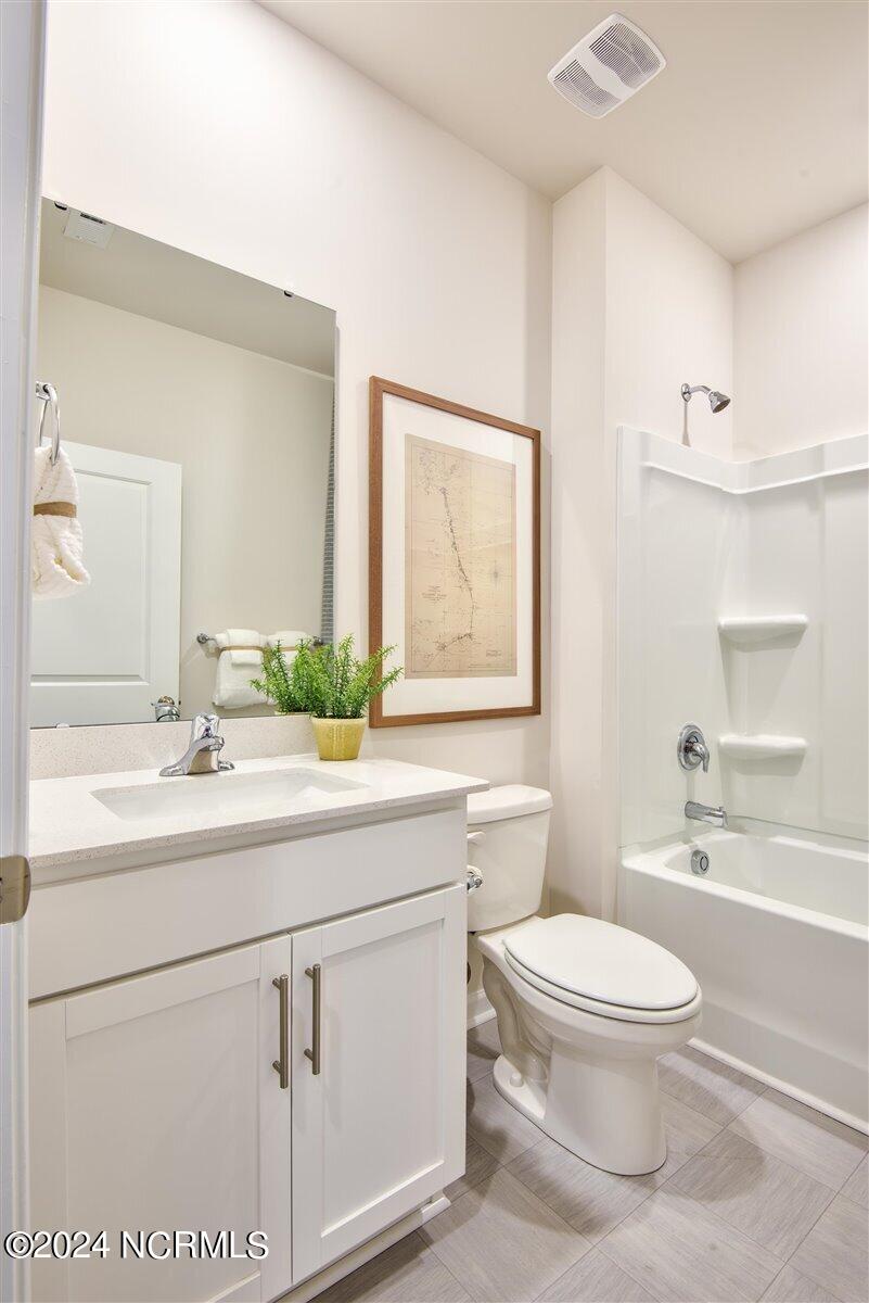1136 Queensland Lane Property Photo 24